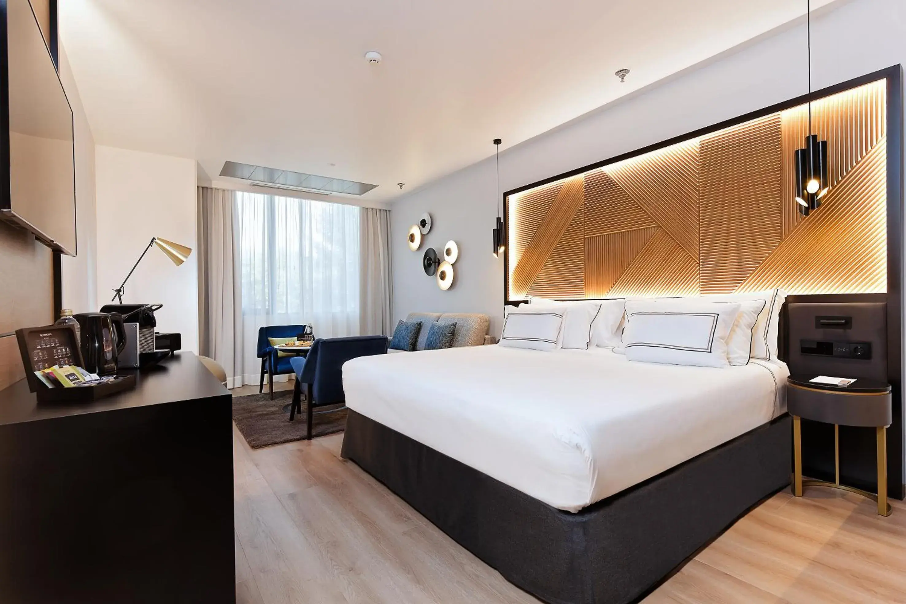 Photo of the whole room, Bed in Melia Avenida de America Photo of the whole room, Bed in Melia Avenida de America
