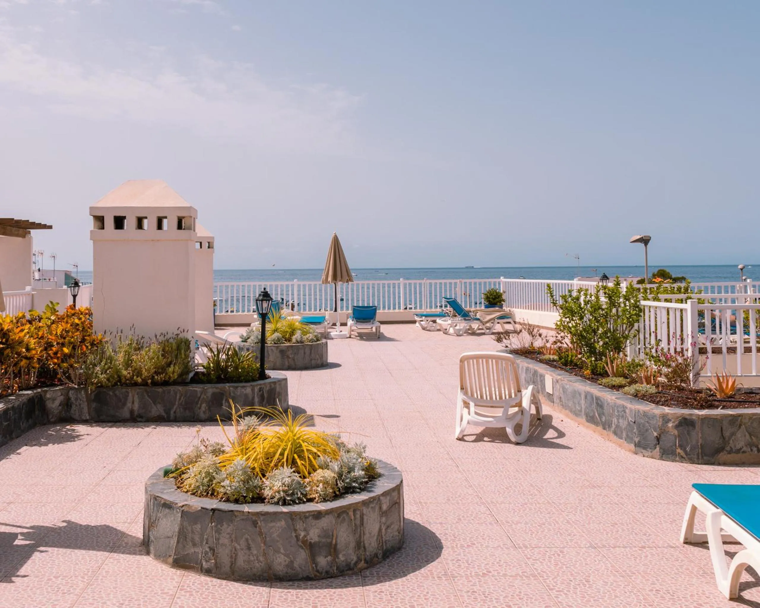HomeForGuest Apartamento con piscina a 50M del mar en La Caleta