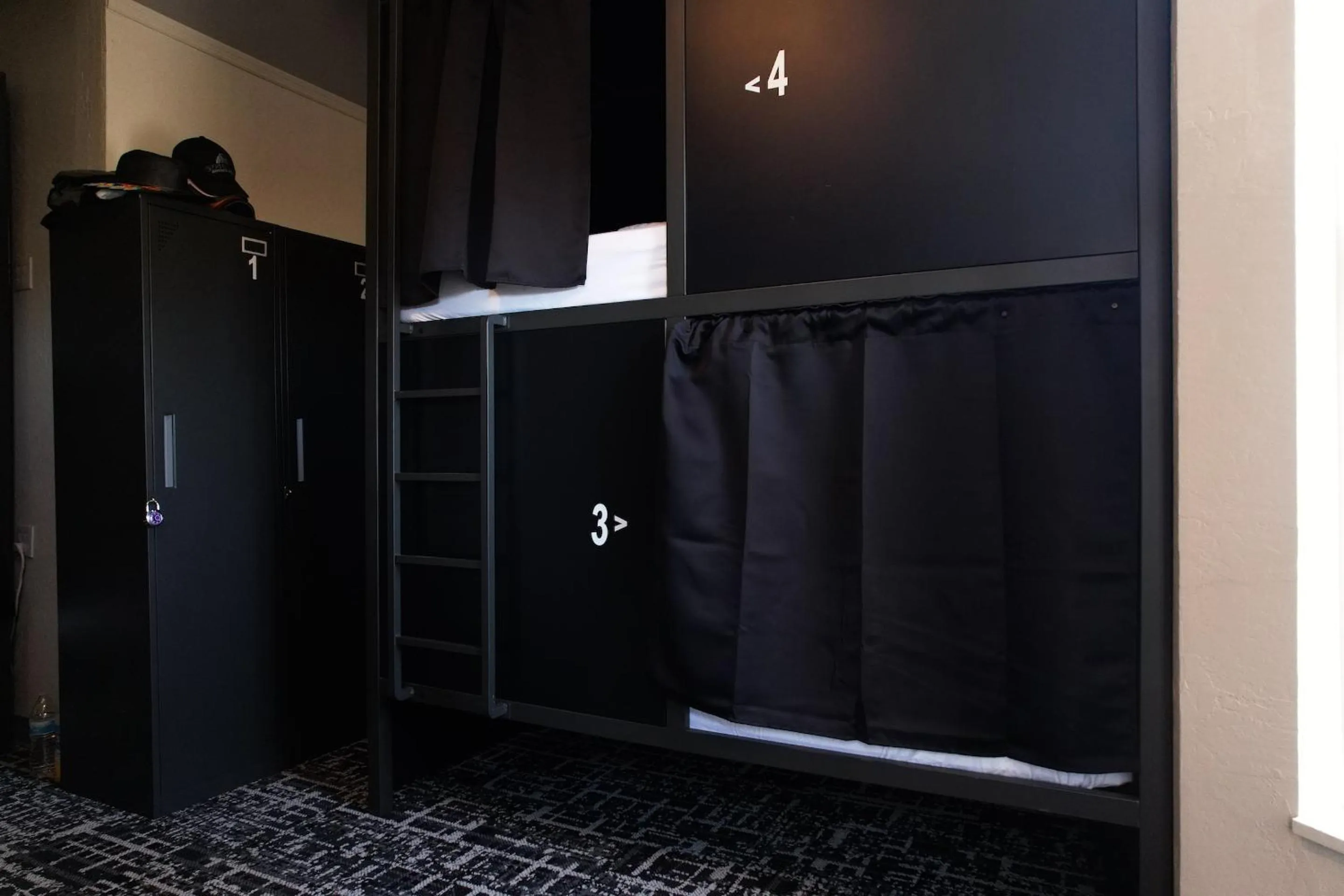 Photo of the whole room in Chapter San Francisco