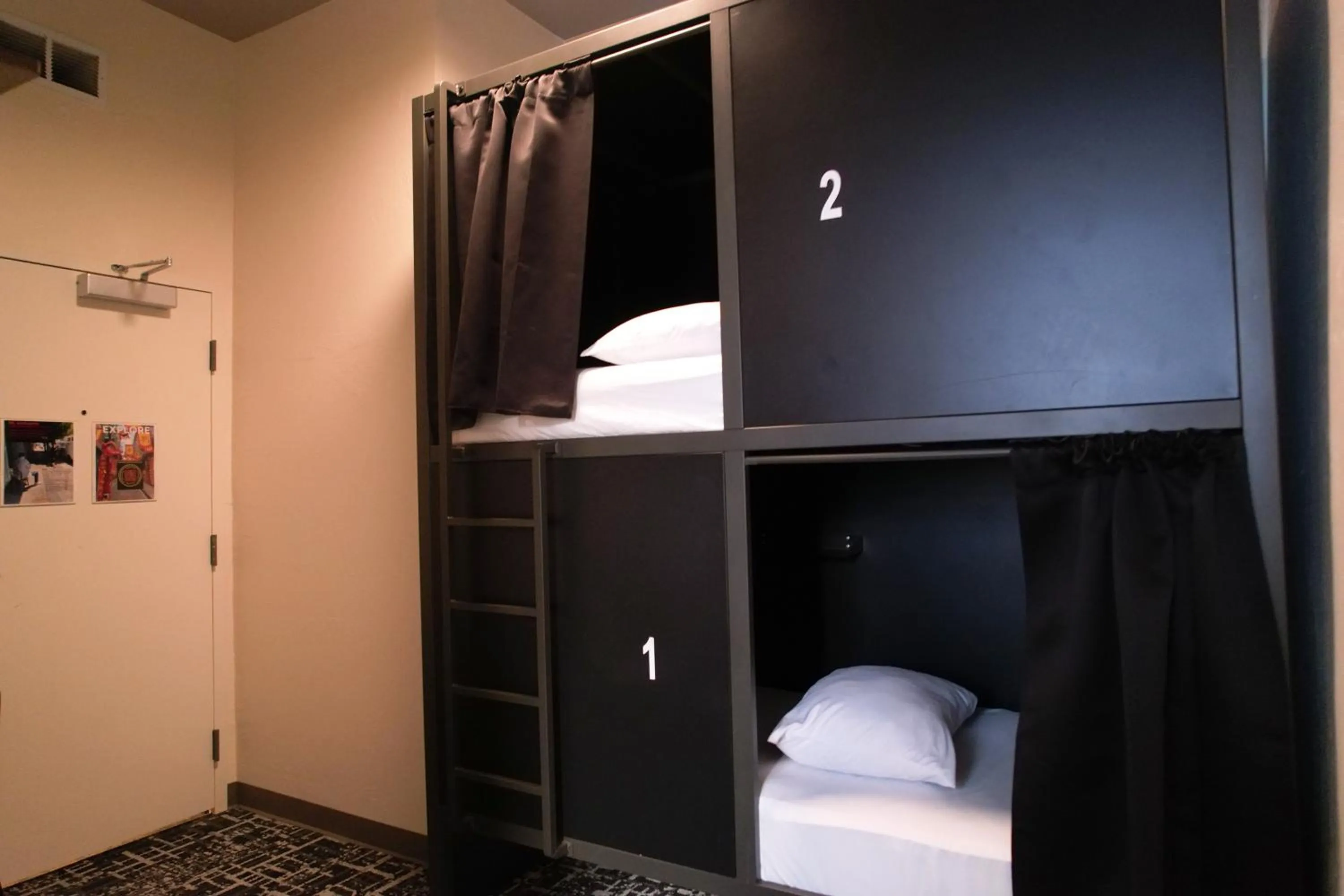 bunk bed, Bed in Chapter San Francisco