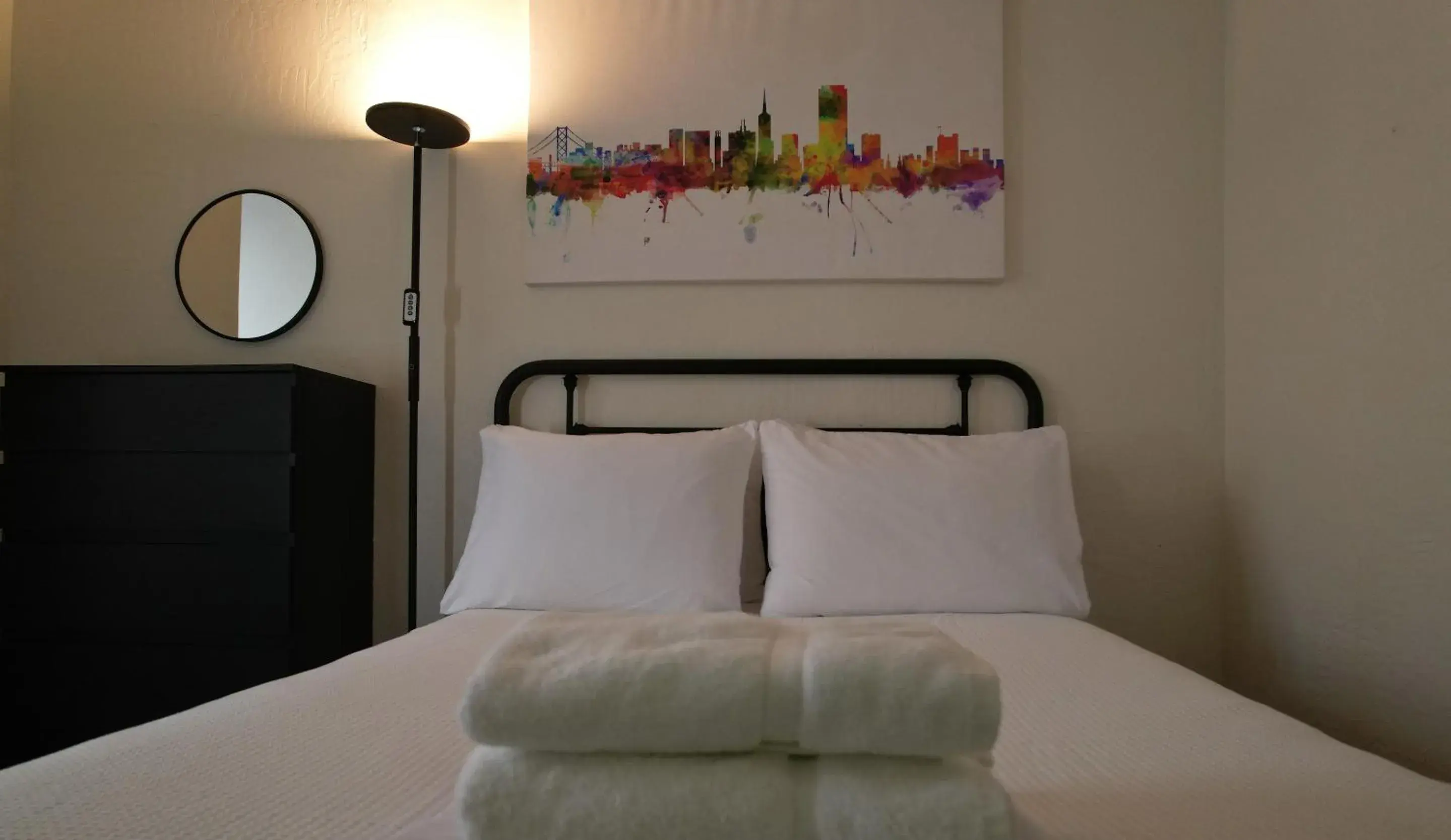 Photo of the whole room, Bed in Chapter San Francisco Photo of the whole room, Bed in Chapter San Francisco