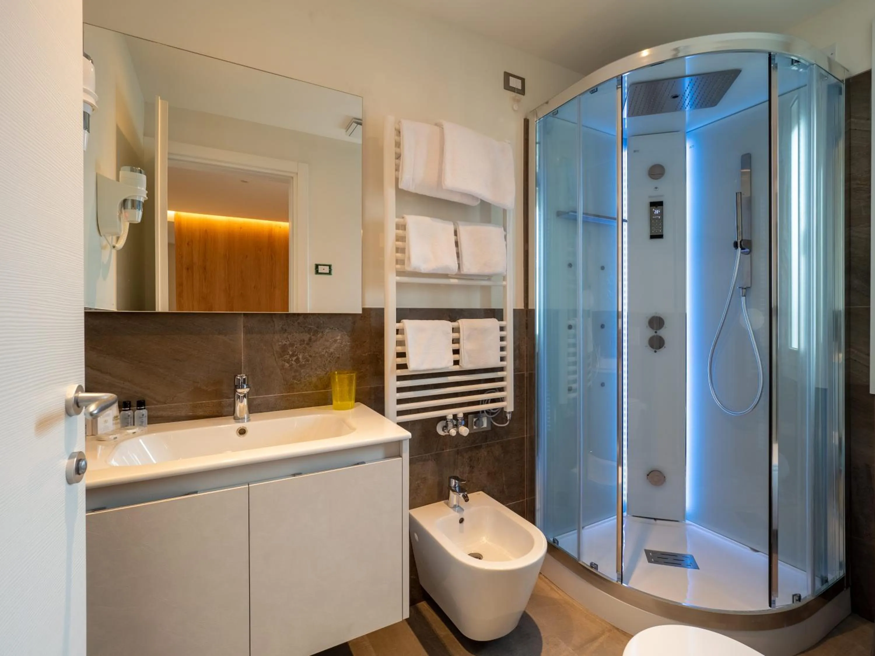 Bathroom in Venice Green Residence