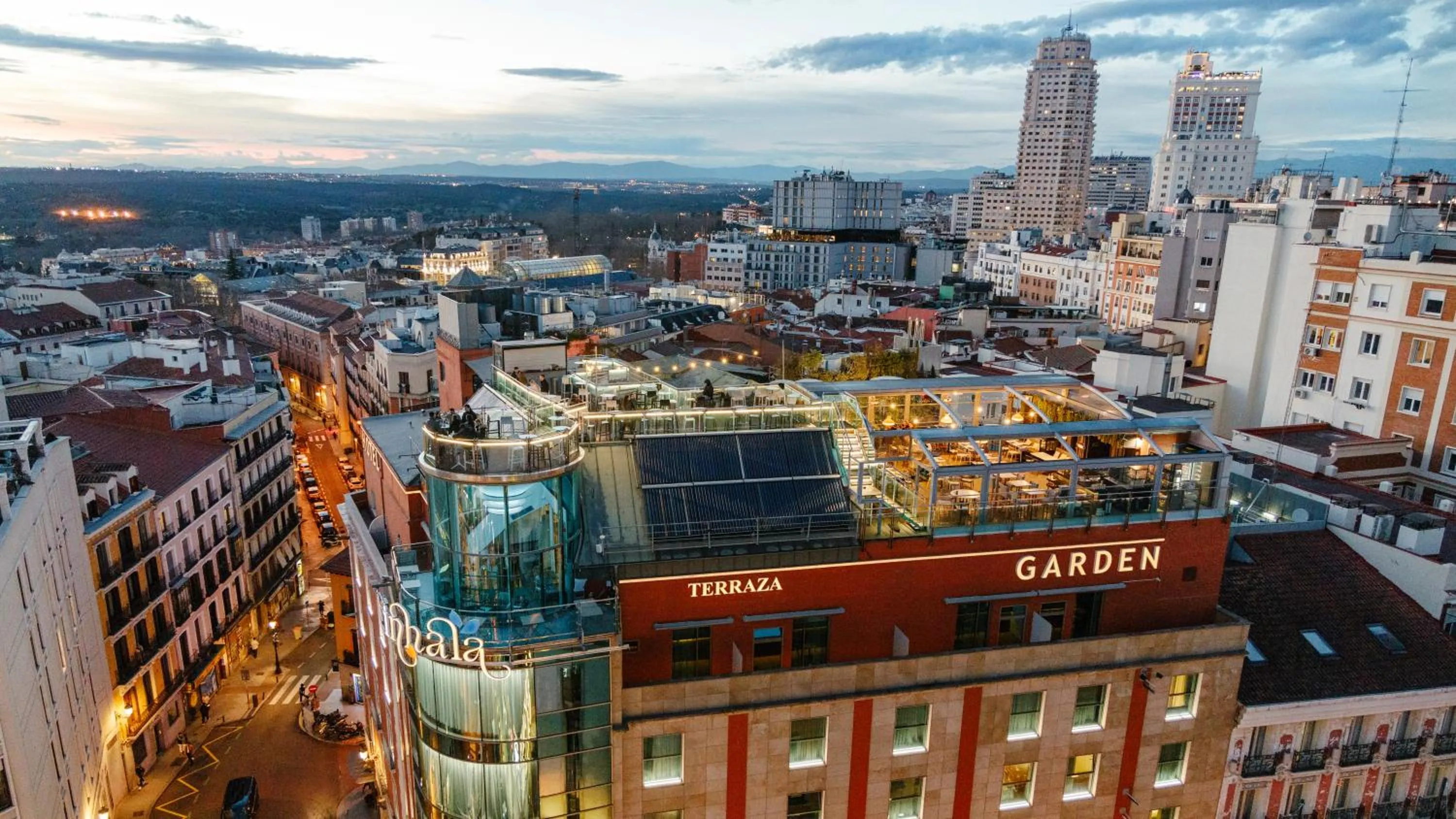 Restaurant/places to eat in Inhala Hotel Garden