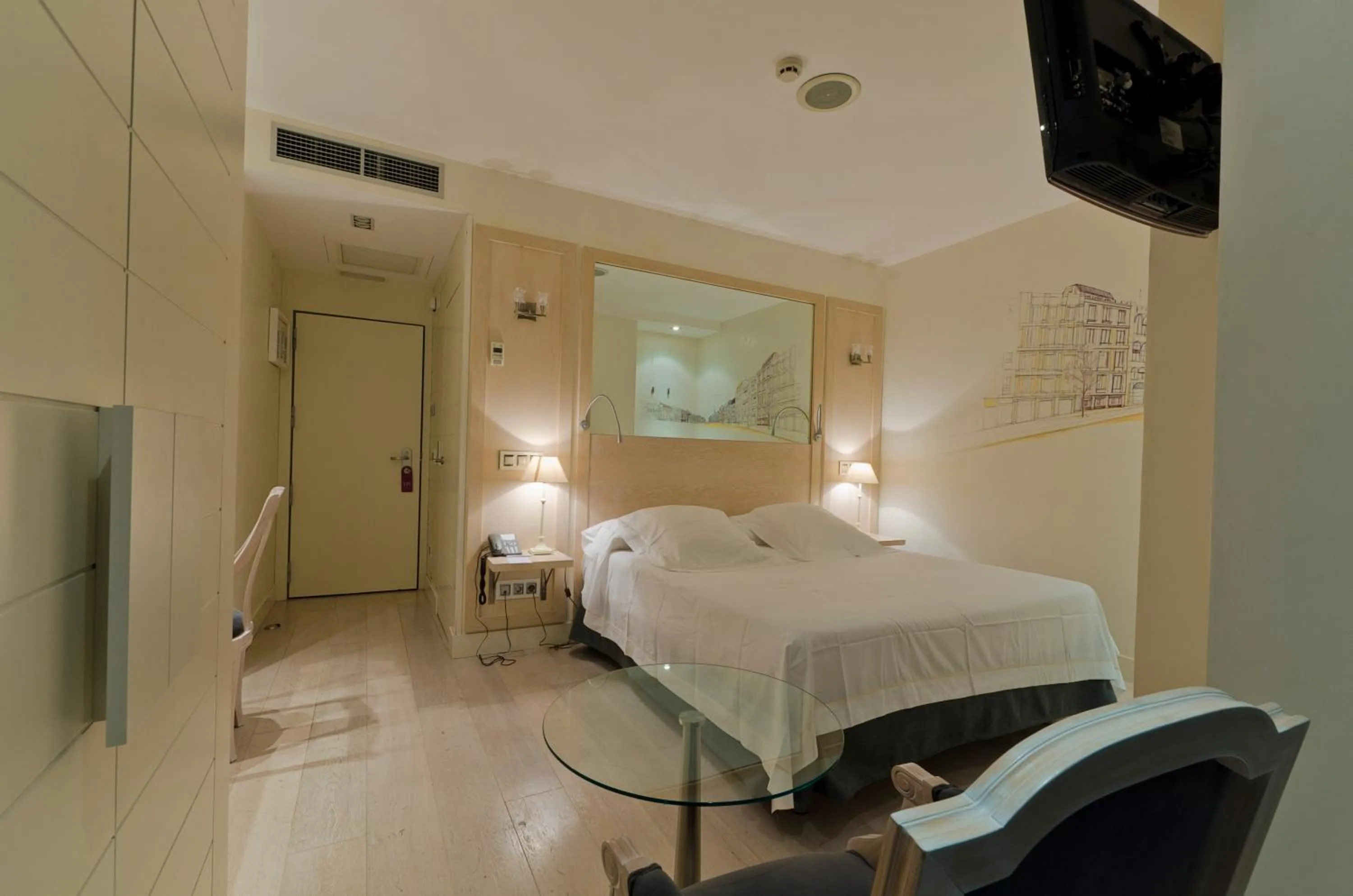 Photo of the whole room, Bed in Inhala Hotel Garden