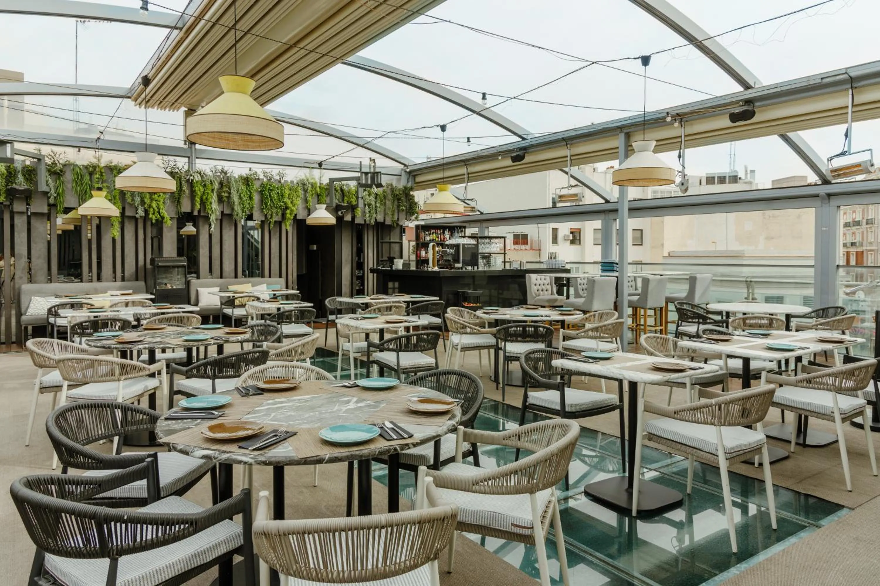 Restaurant/places to eat in Inhala Hotel Garden