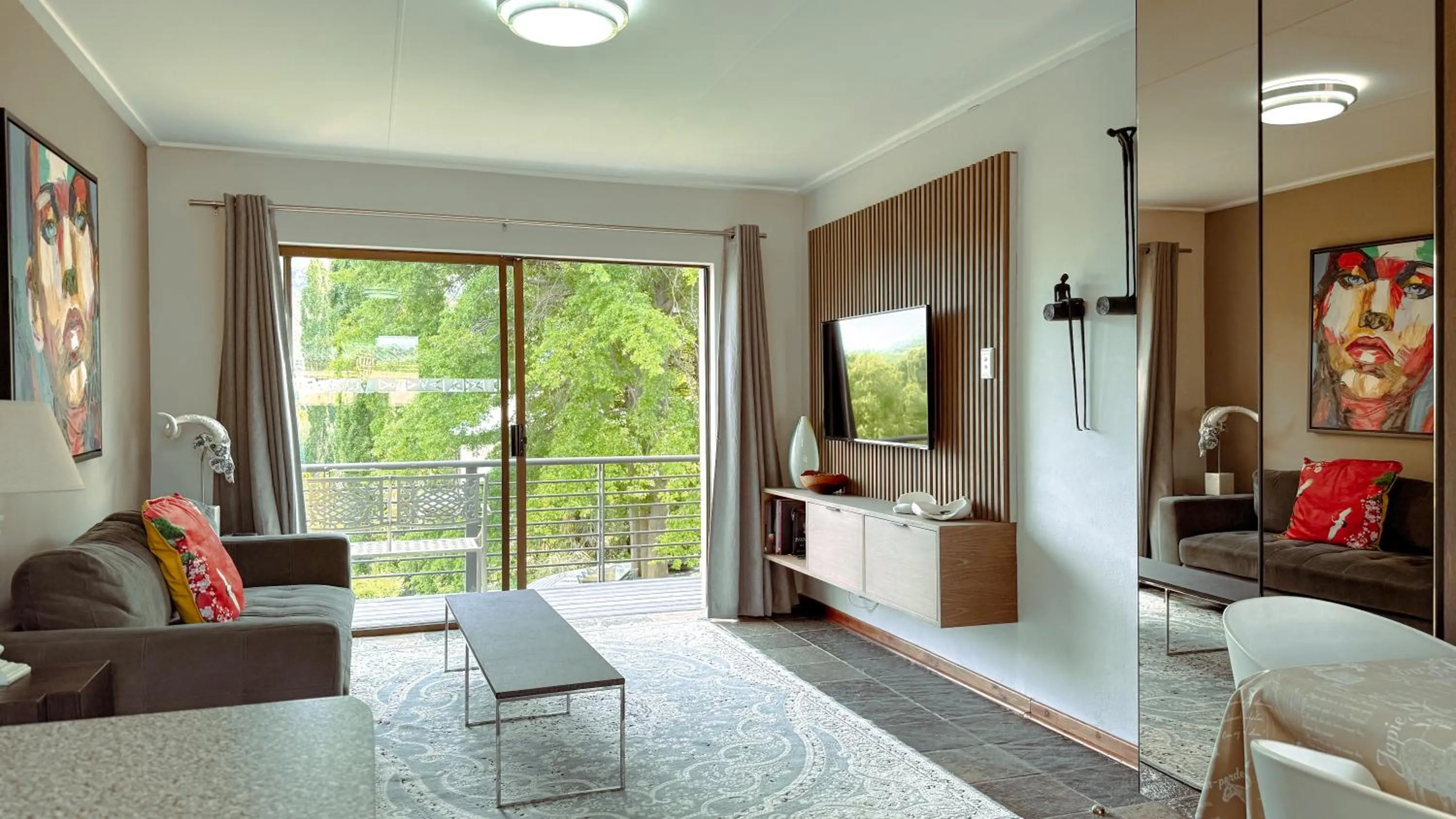 Living room in Titanic View - Place of Peace