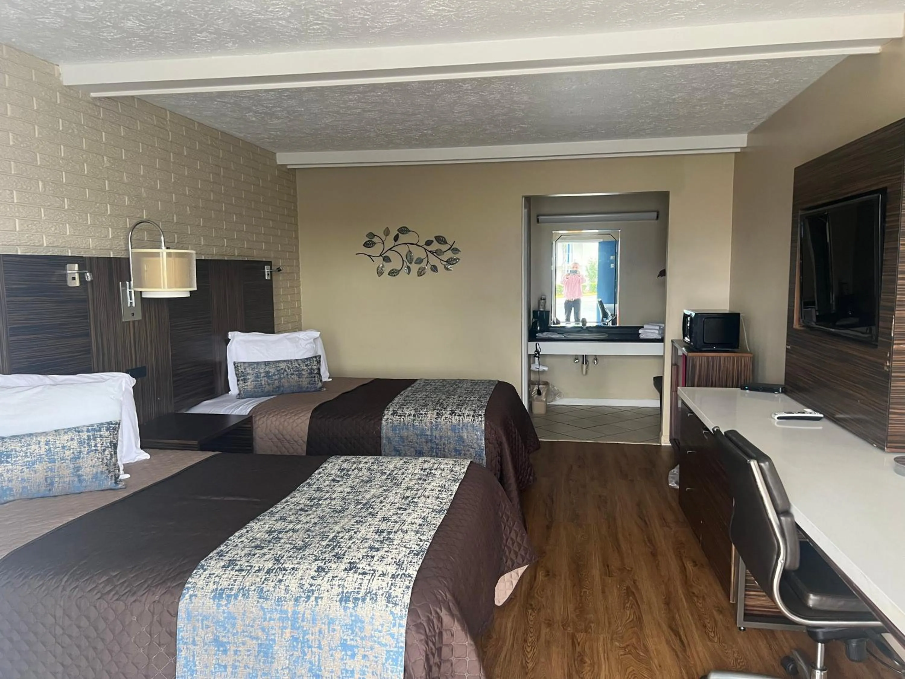 Photo of the whole room, Bed in Towne inn