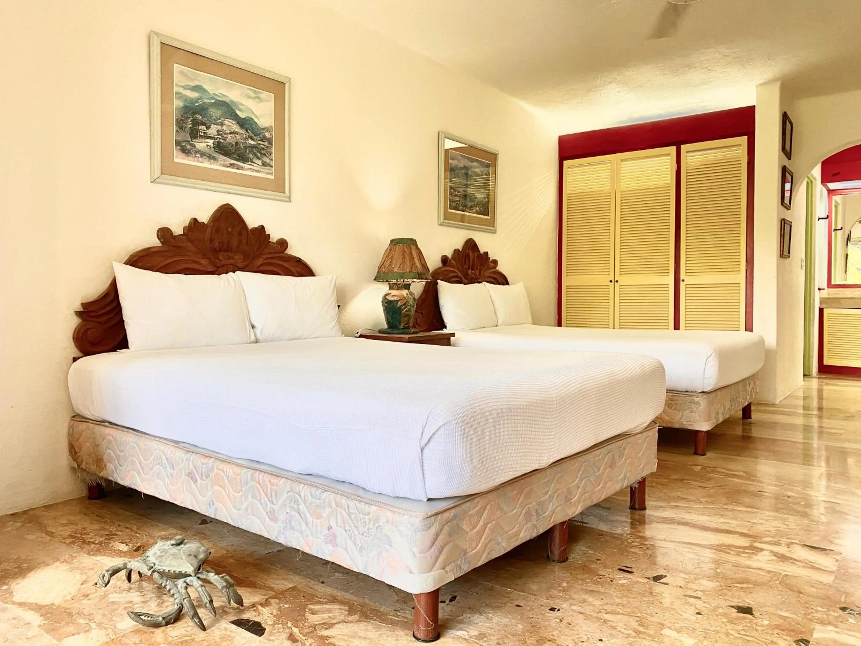 Bedroom, Bed in Villas Tropical By Andiani