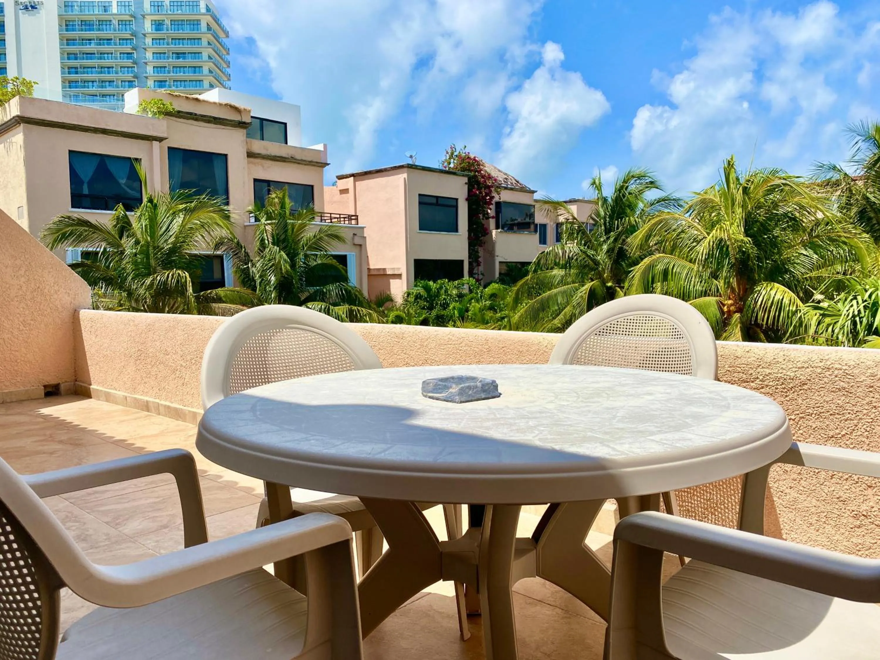 Balcony/Terrace in Villas Tropical By Andiani