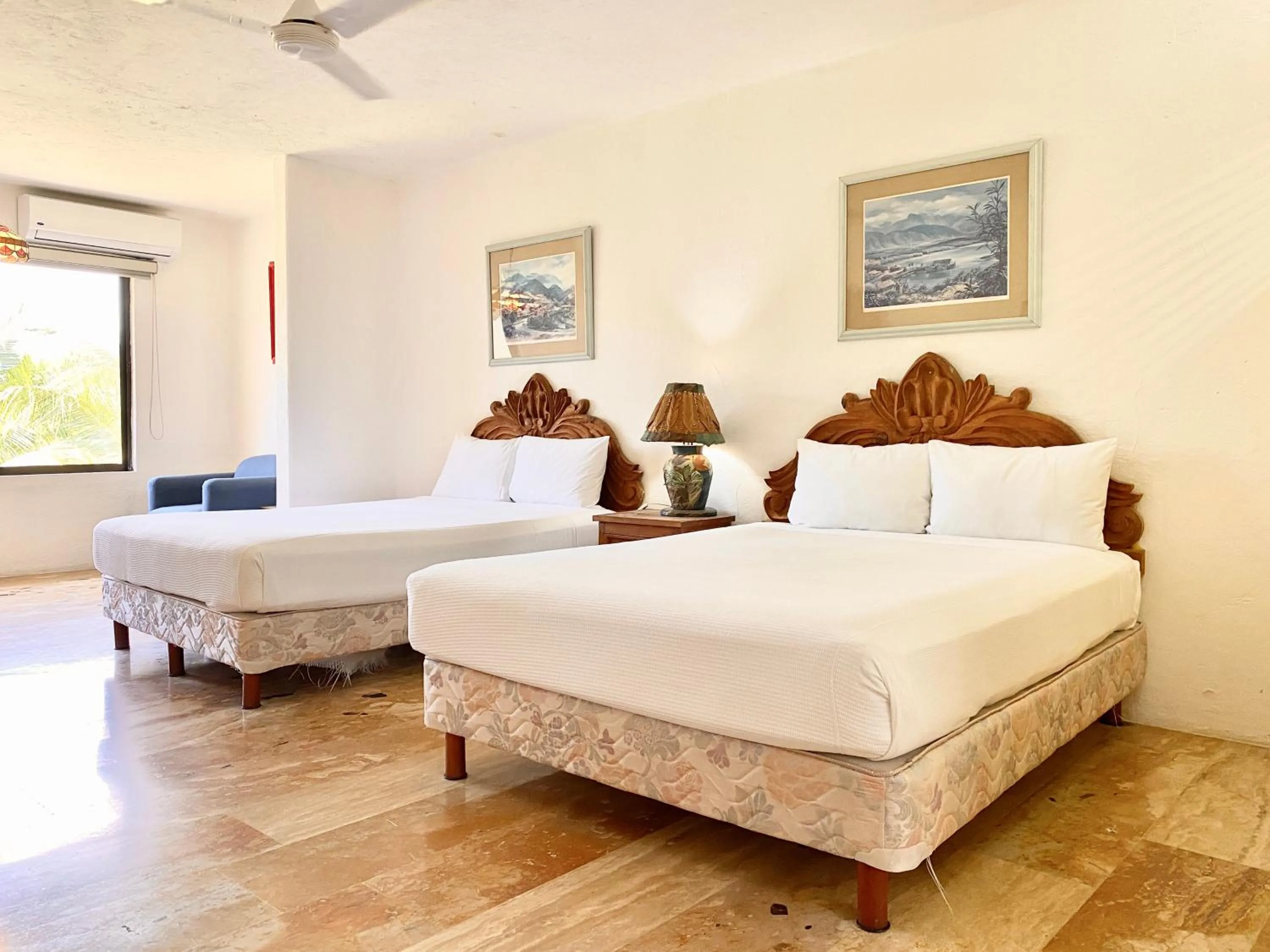 Bedroom, Bed in Villas Tropical By Andiani