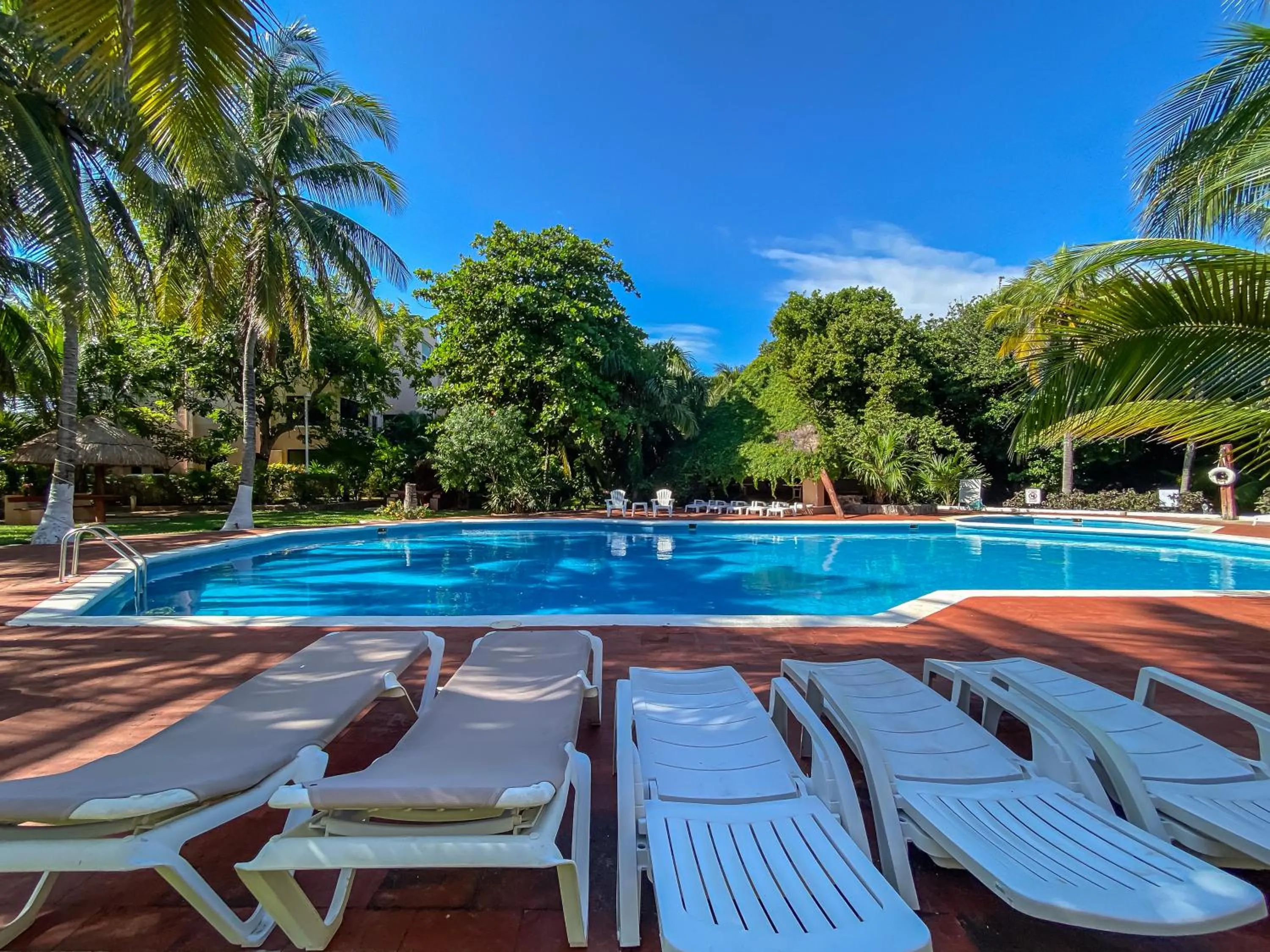 Swimming pool in Villas Tropical By Andiani