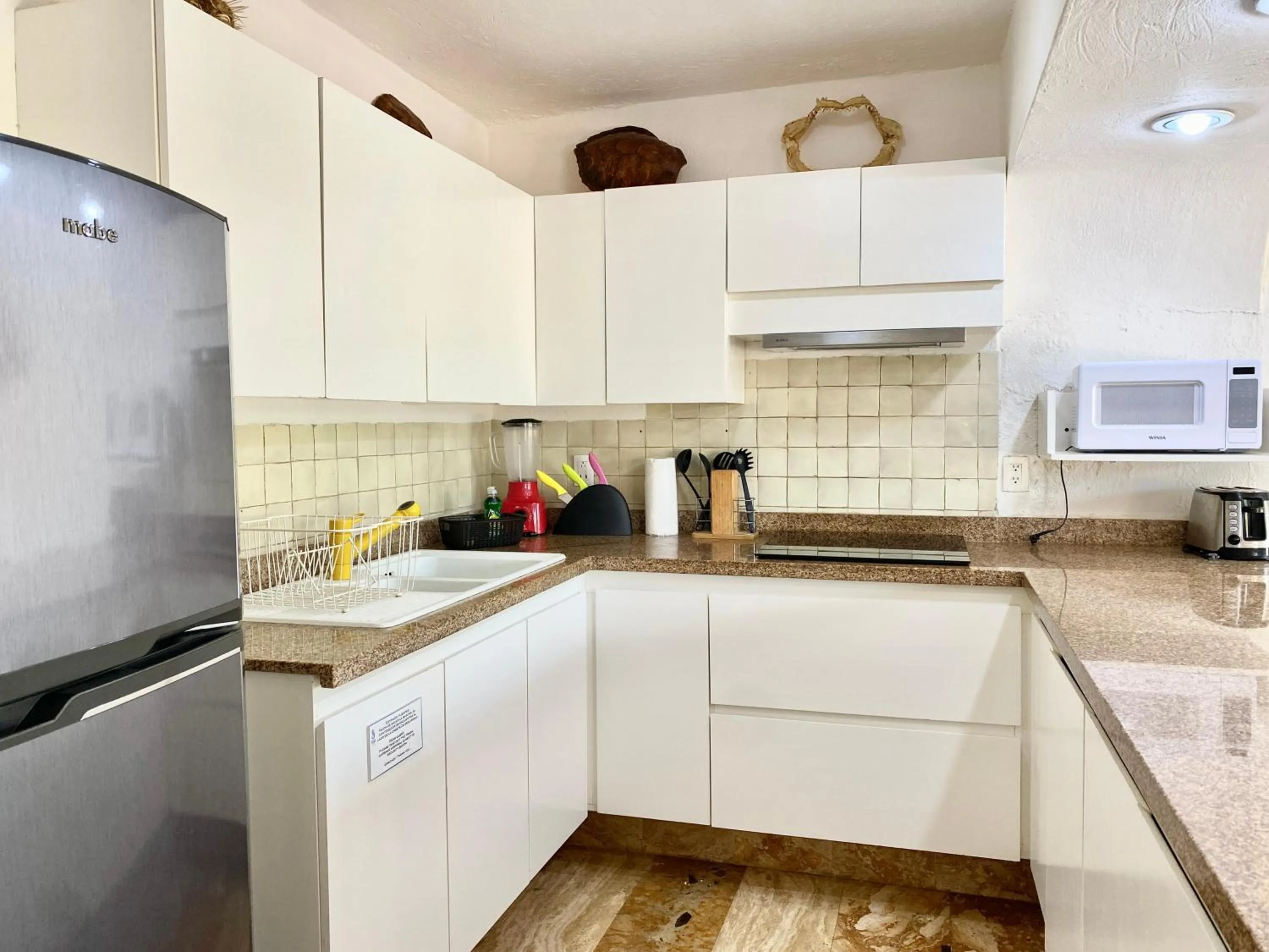 kitchen in Villas Tropical By Andiani