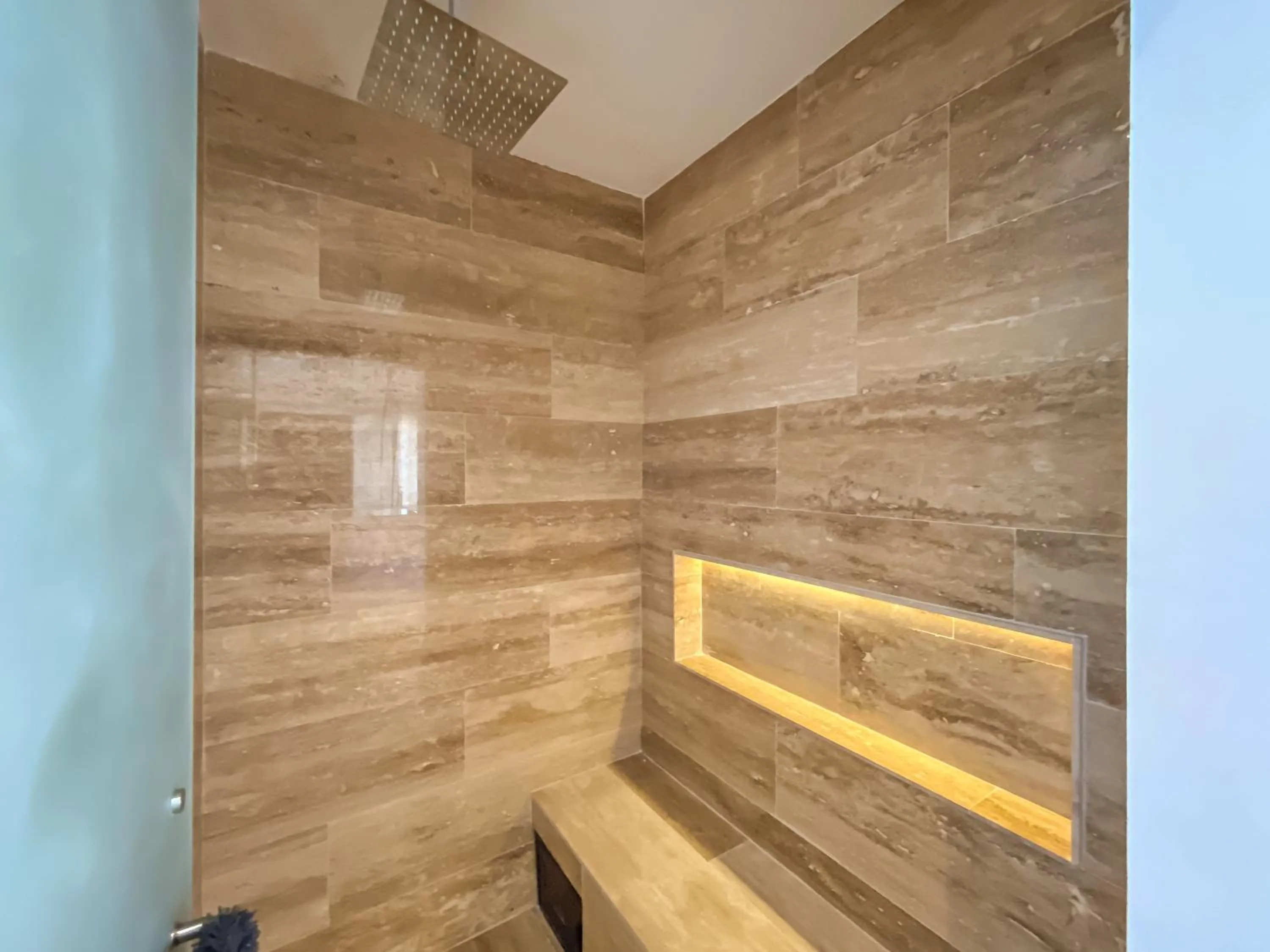 Shower in Villas Tropical By Andiani