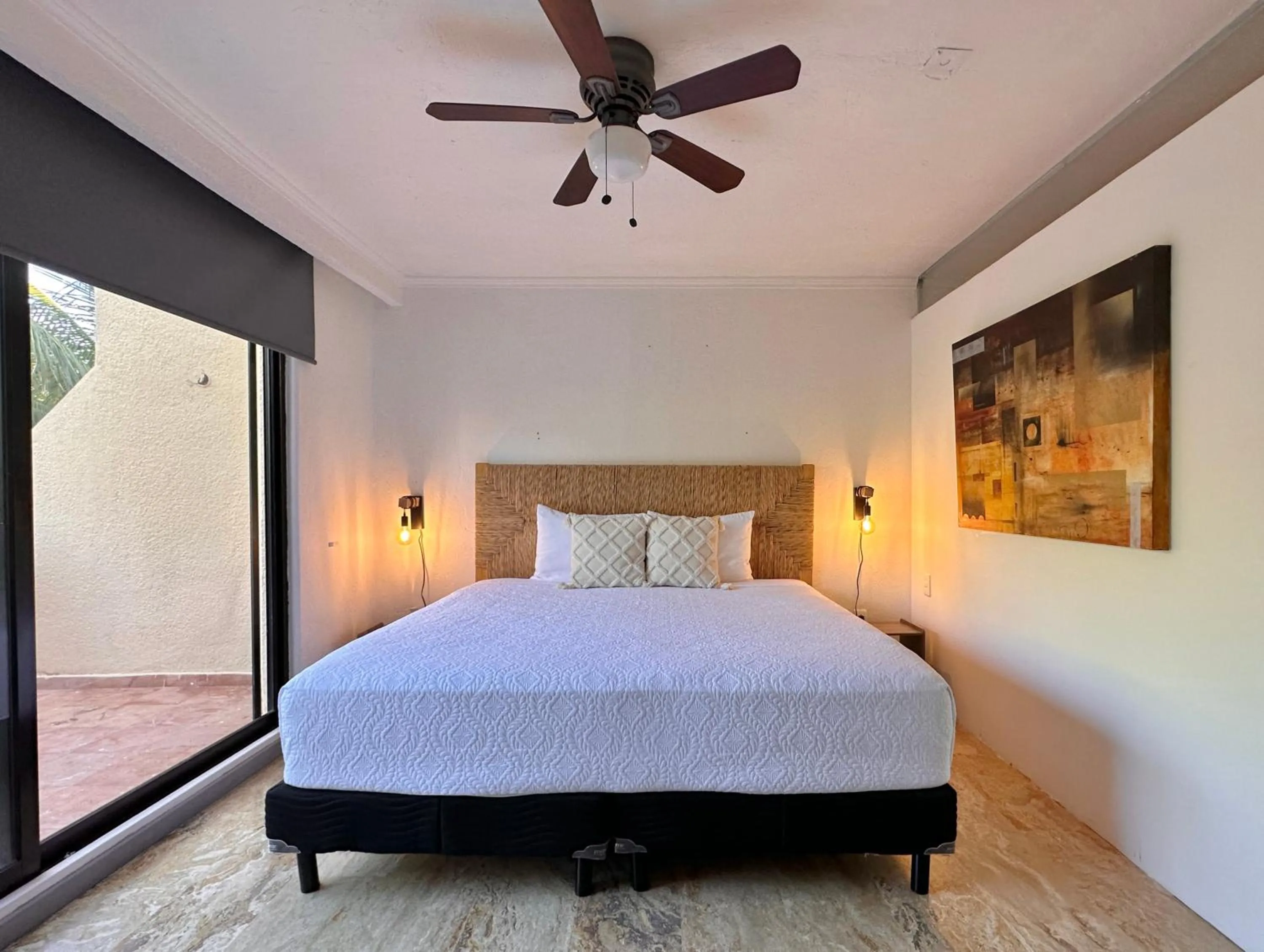 Bedroom, Bed in Villas Tropical By Andiani