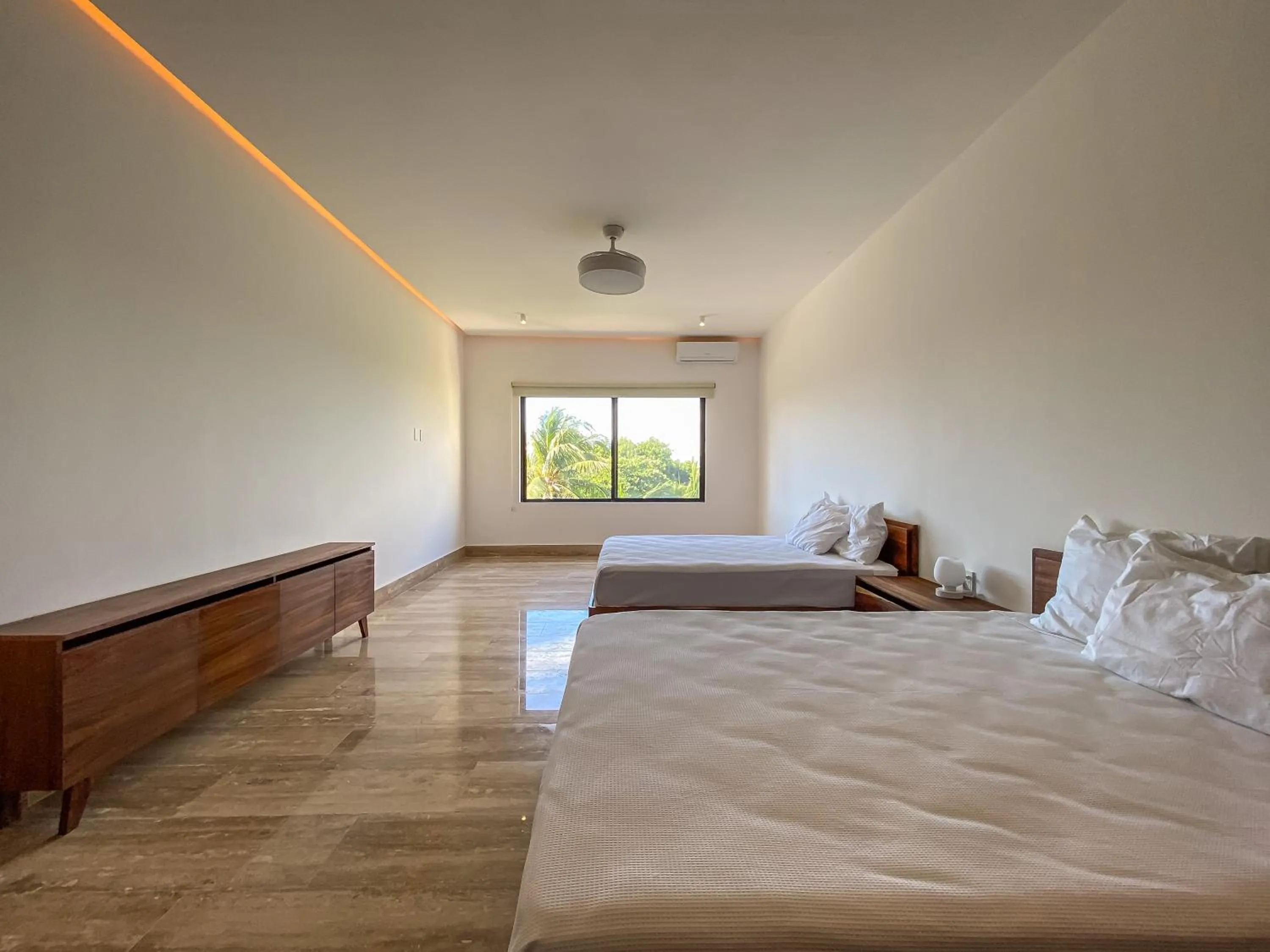 Bedroom, Bed in Villas Tropical By Andiani