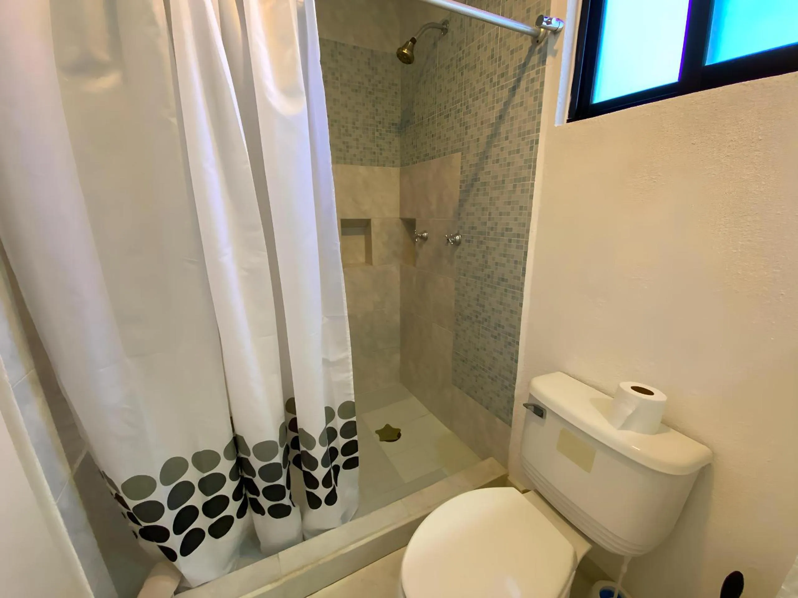 Shower in Villas Tropical By Andiani