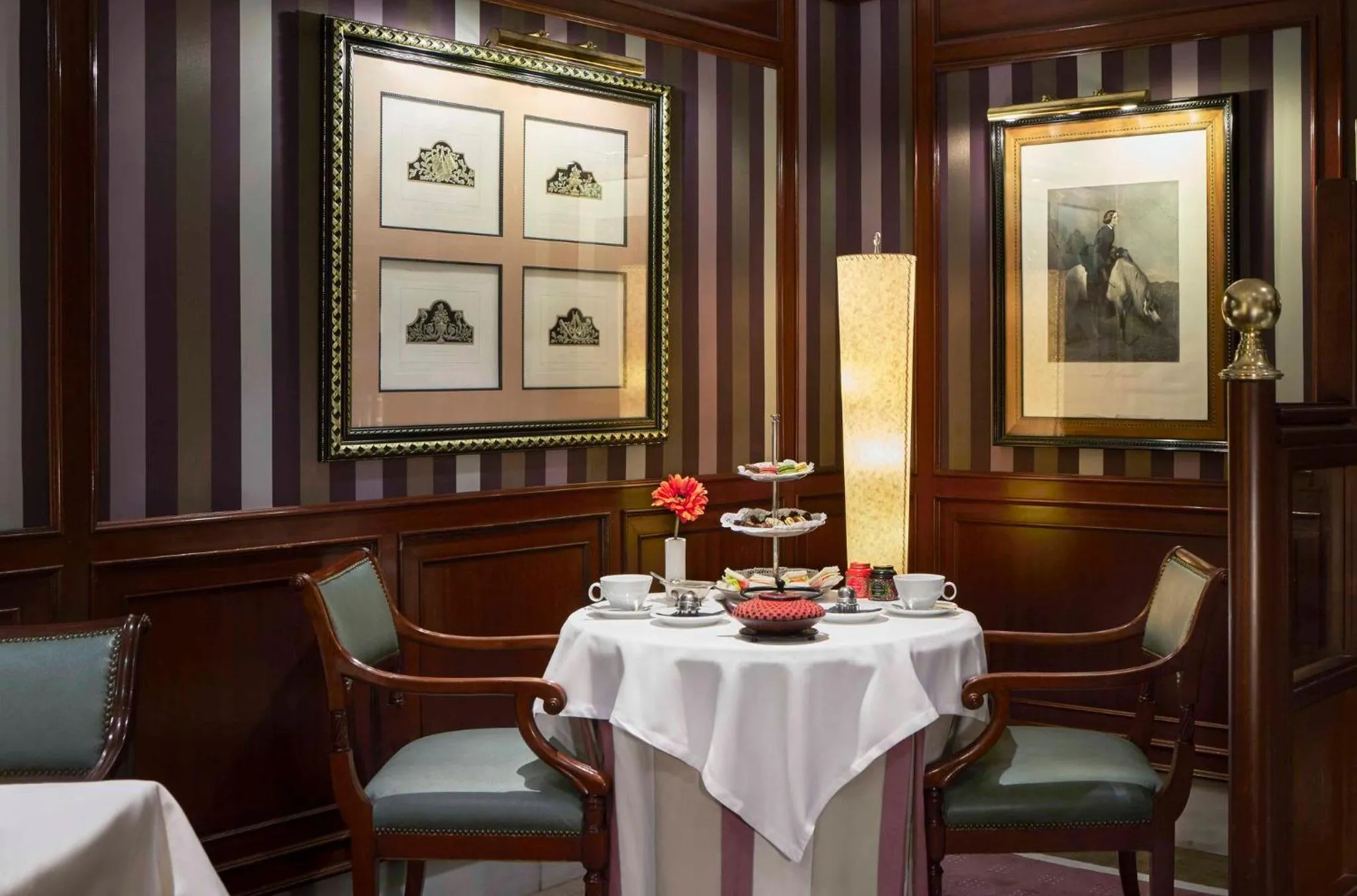 Restaurant/places to eat in Sercotel Gran Hotel Conde Duque