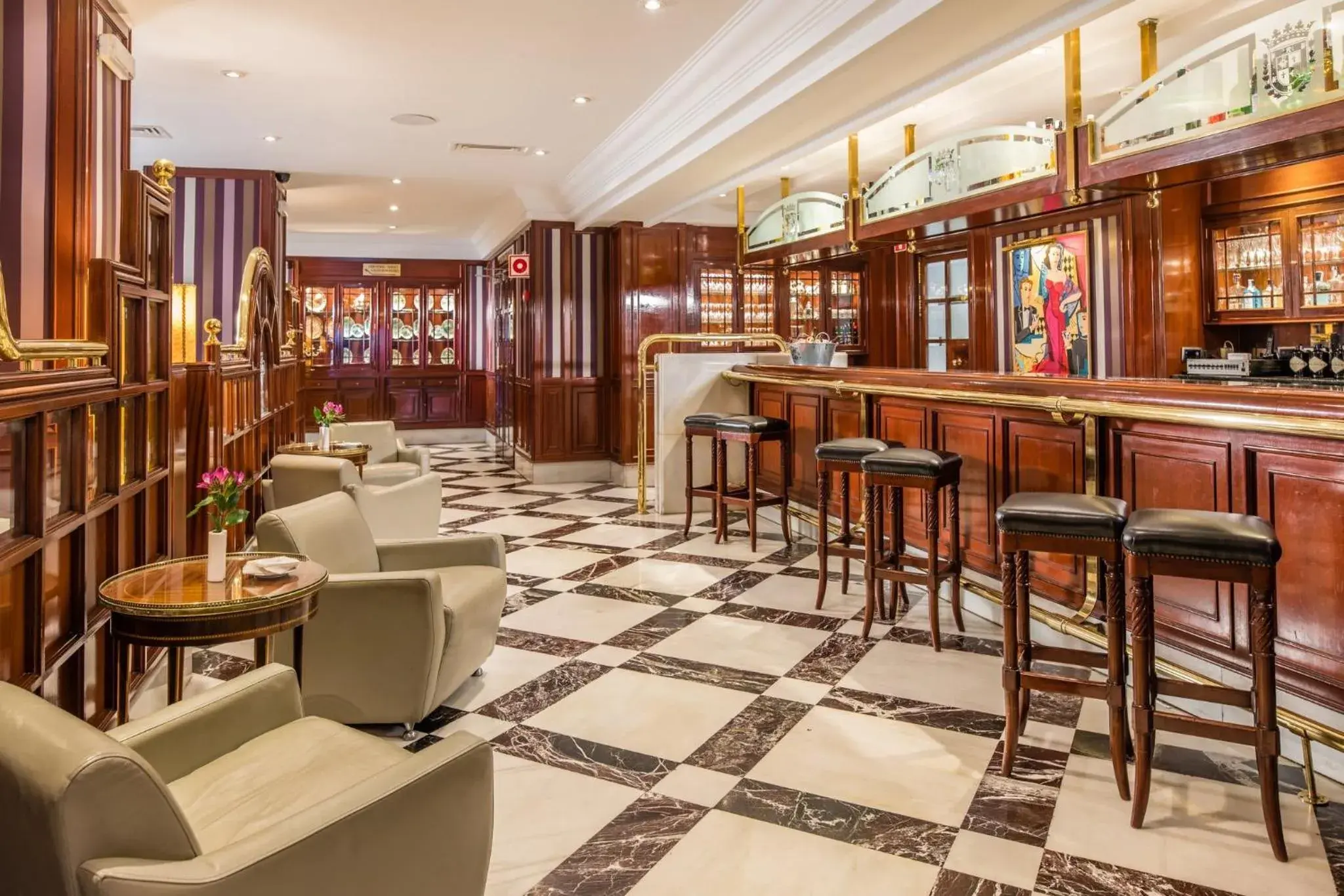 Lounge or bar in Sercotel Gran Hotel Conde Duque Lounge or bar in Sercotel Gran Hotel Conde Duque
