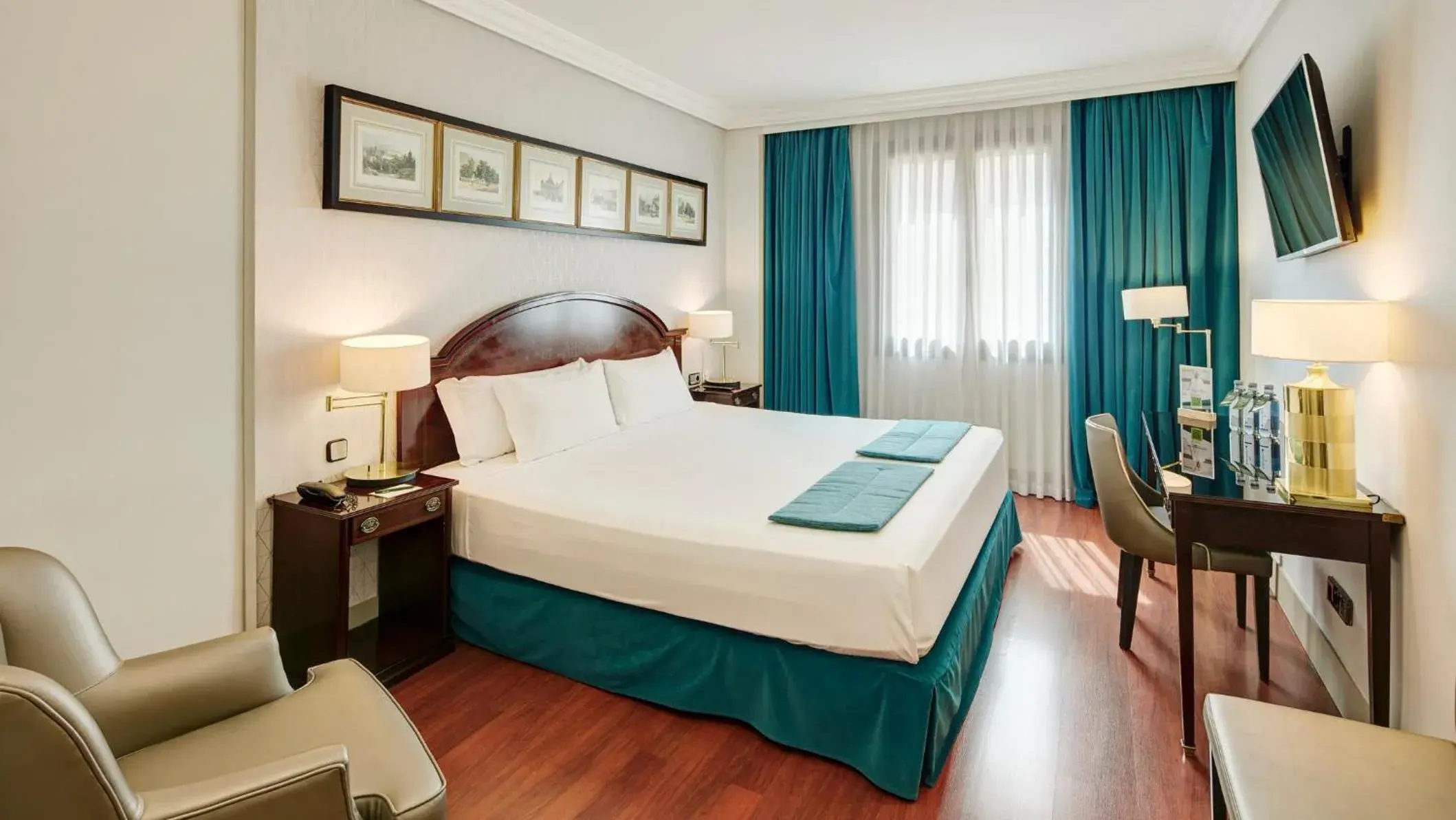 Photo of the whole room, Bed in Sercotel Gran Hotel Conde Duque Photo of the whole room, Bed in Sercotel Gran Hotel Conde Duque