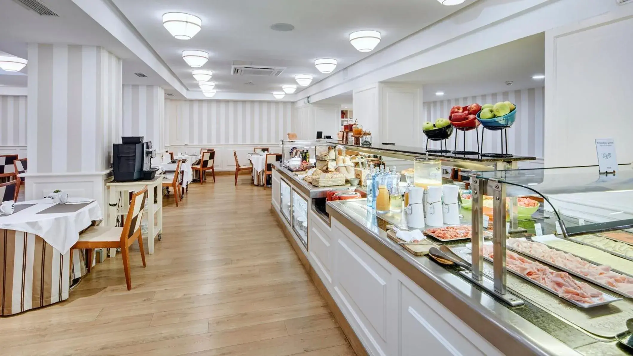 Breakfast in Sercotel Gran Hotel Conde Duque Breakfast in Sercotel Gran Hotel Conde Duque