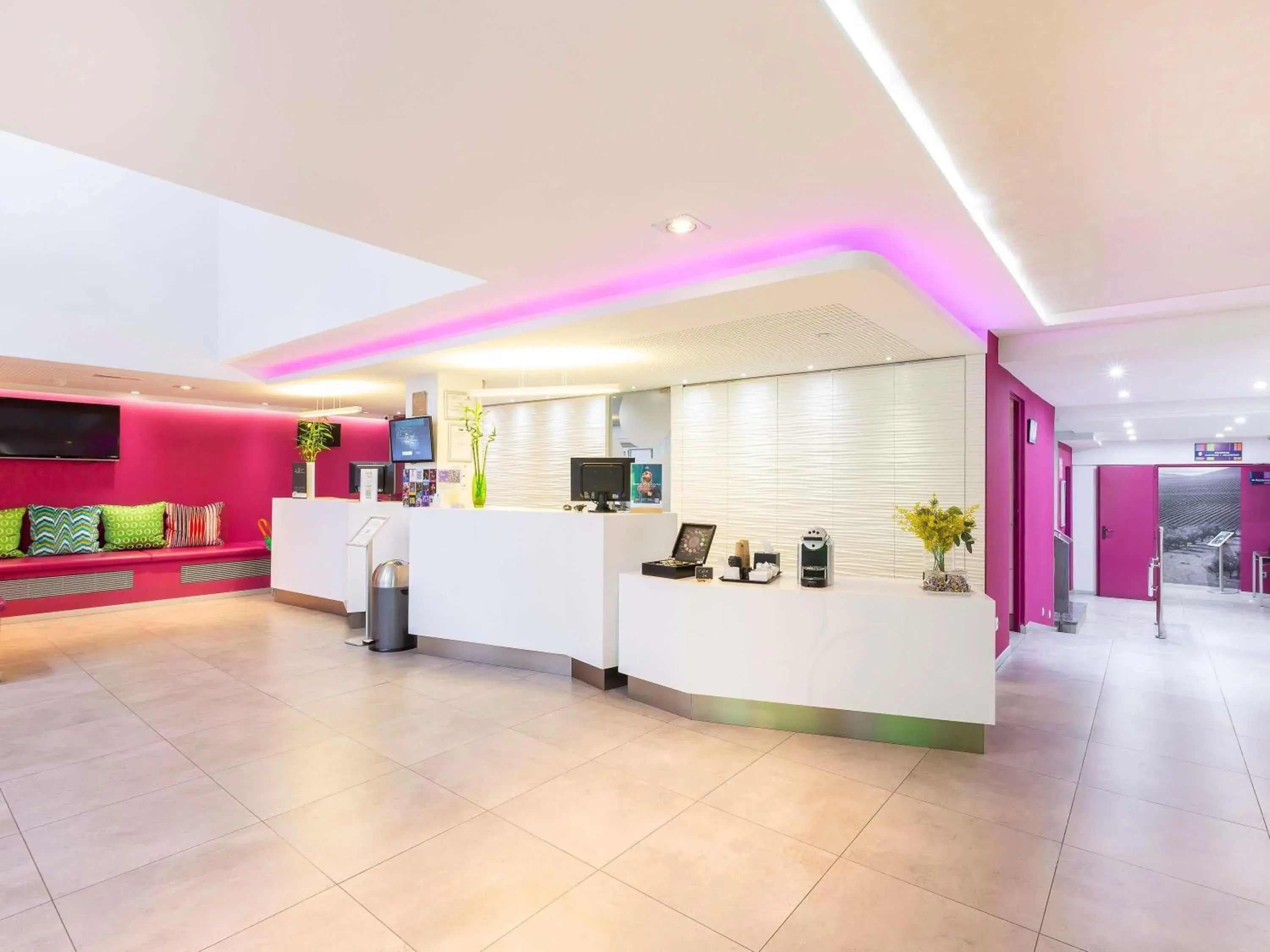 Property building in Ibis Styles Madrid Prado Property building in Ibis Styles Madrid Prado