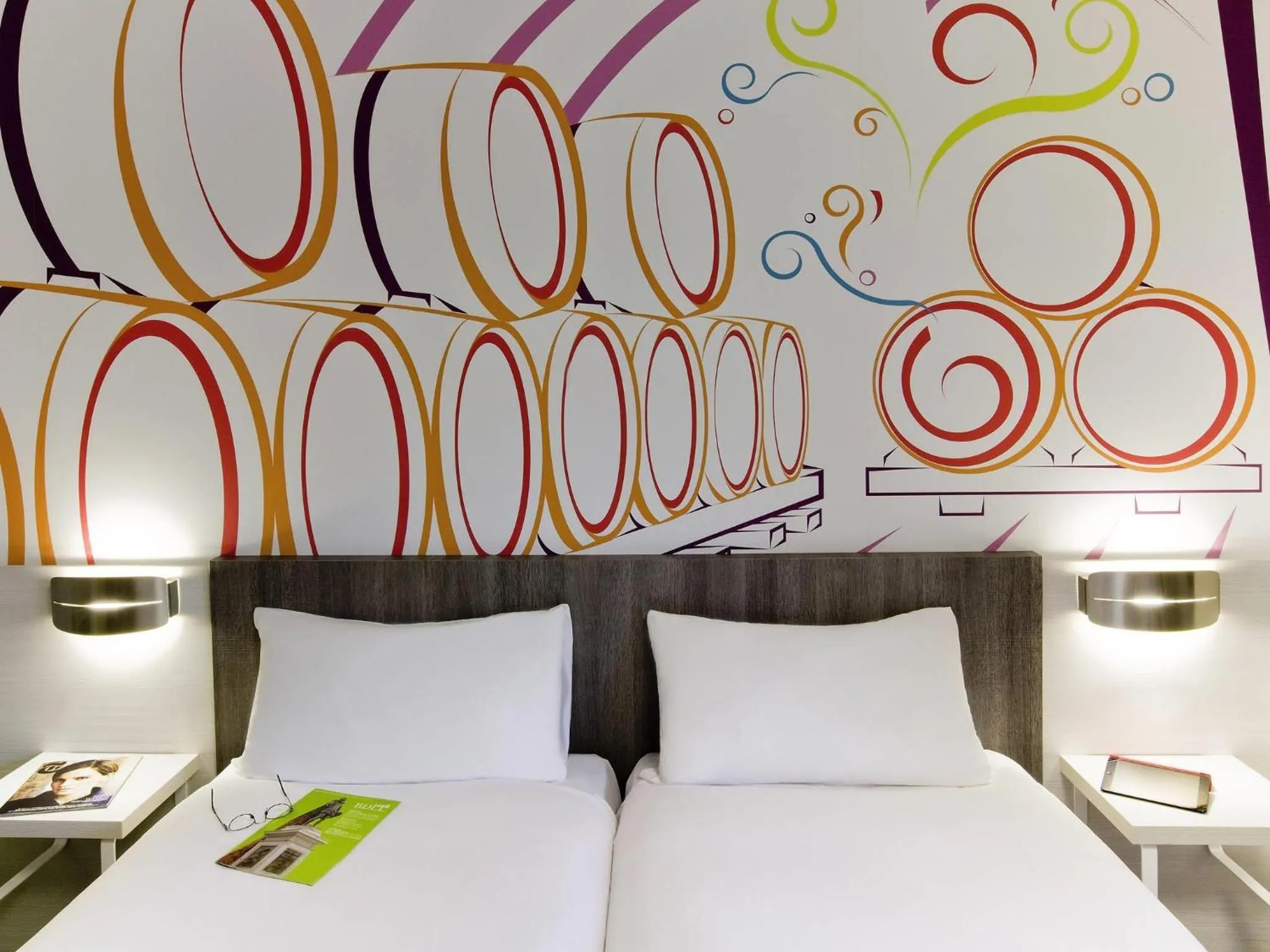 Bedroom, Bed in Ibis Styles Madrid Prado