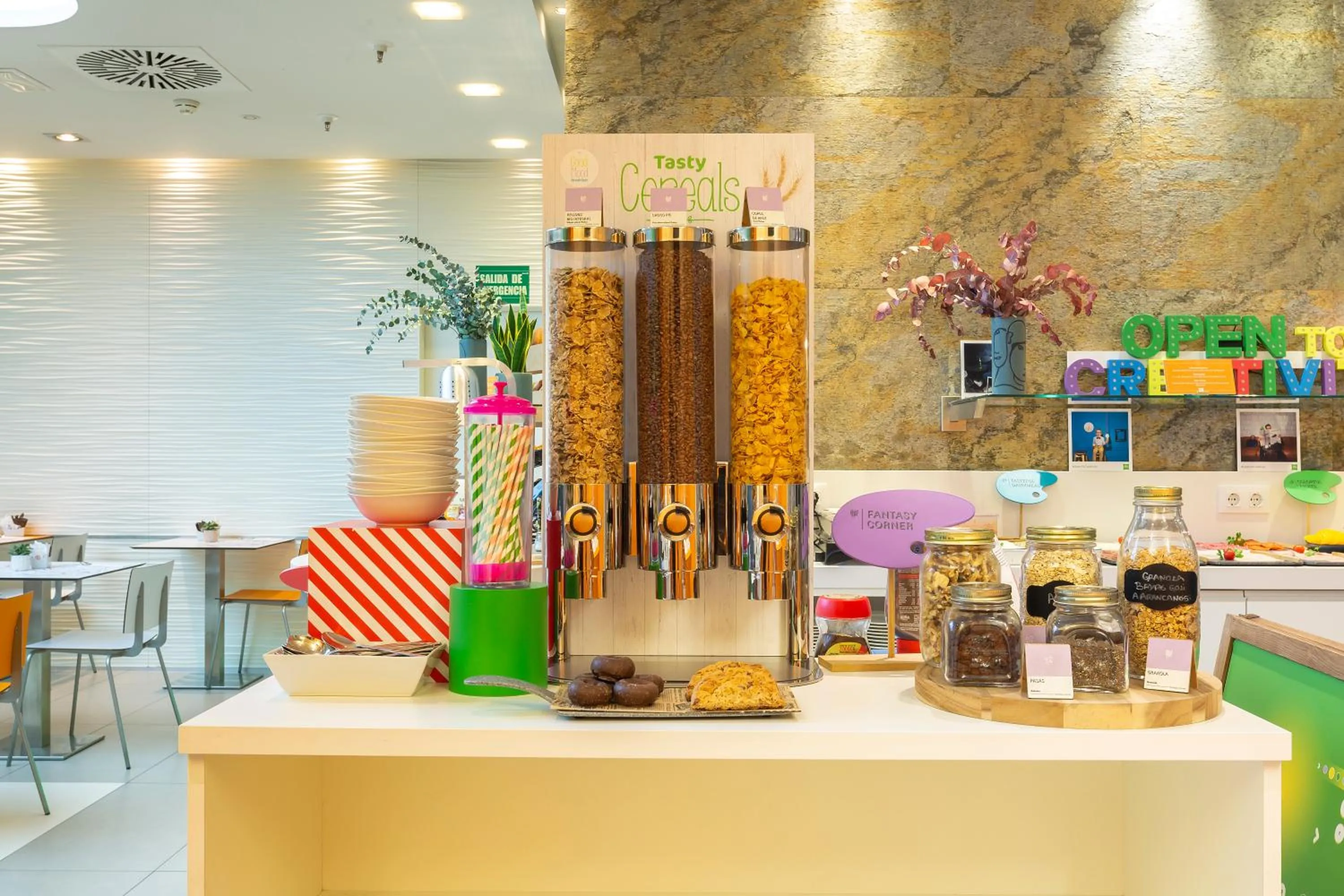 Buffet breakfast in Ibis Styles Madrid Prado