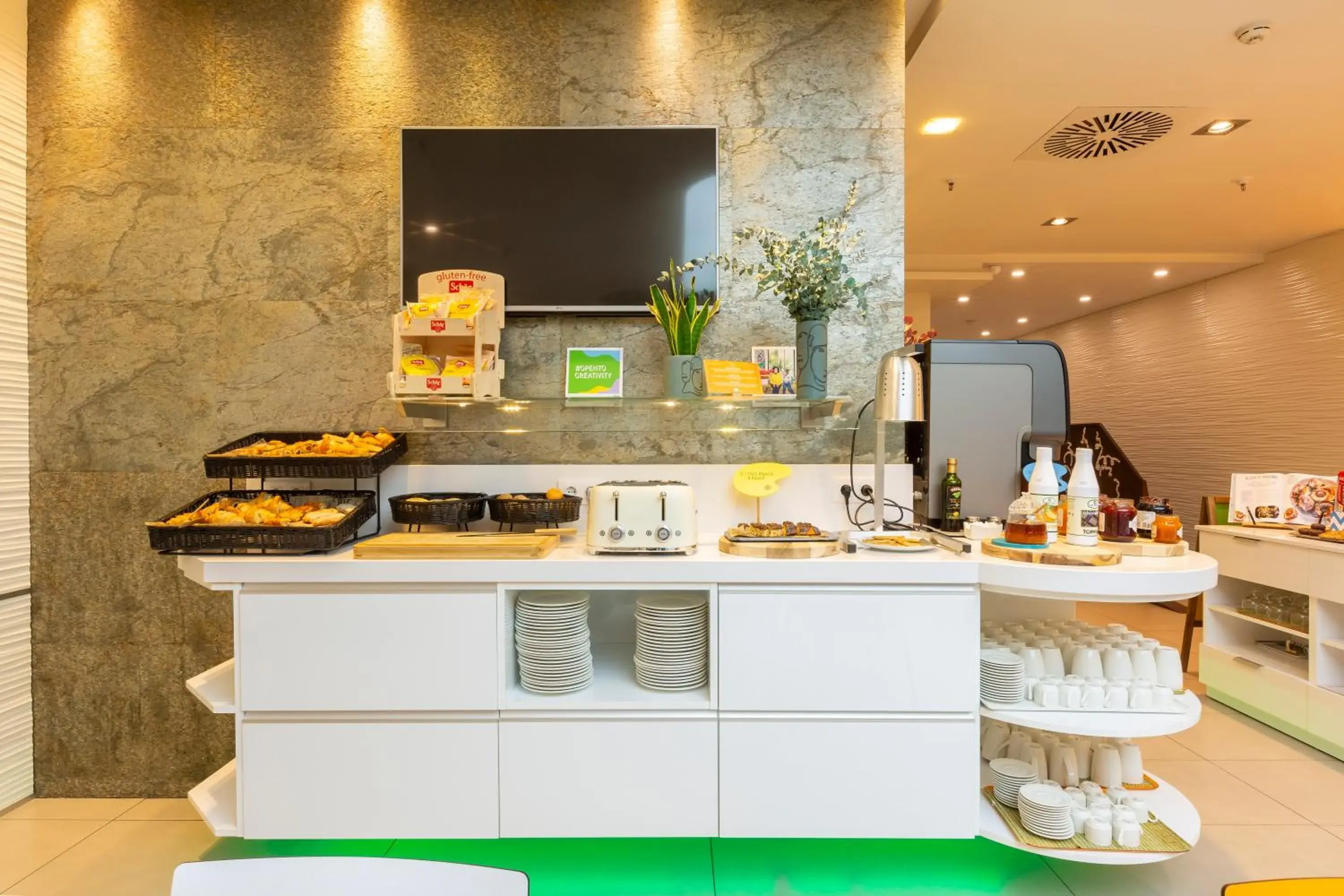 Buffet breakfast in Ibis Styles Madrid Prado Buffet breakfast in Ibis Styles Madrid Prado