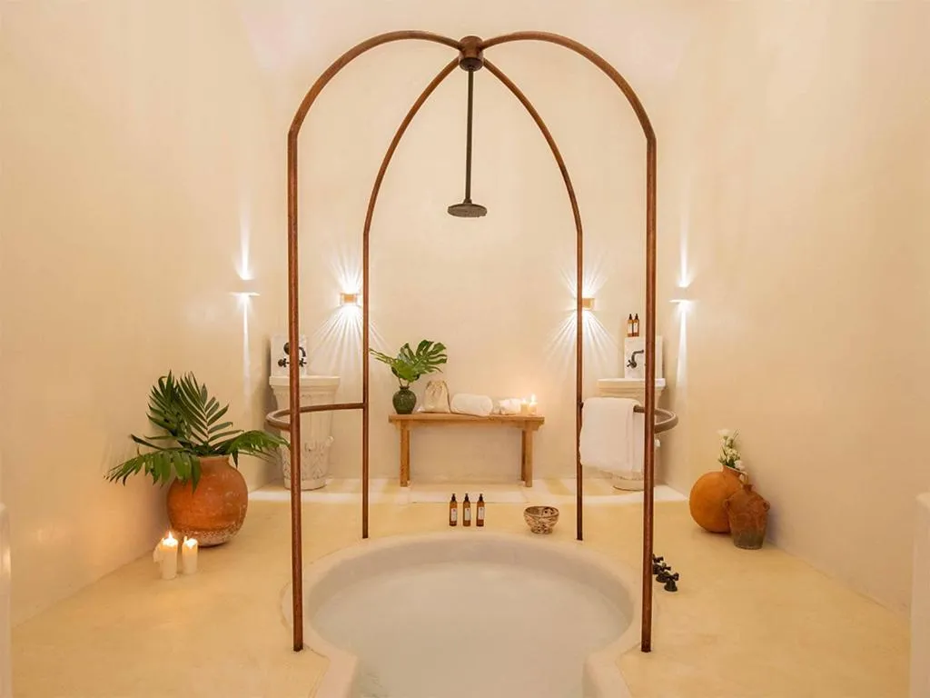 Shower in La Valise San Miguel de Allende, Member of Small Luxury Hotels