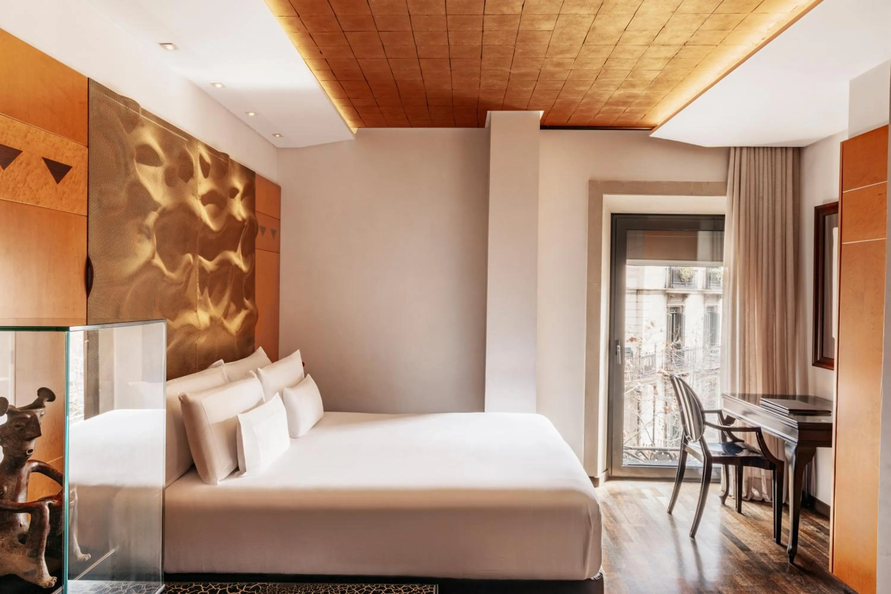 Bedroom, Bed in Claris Hotel & Spa GL, a Small Luxury Hotel of the World