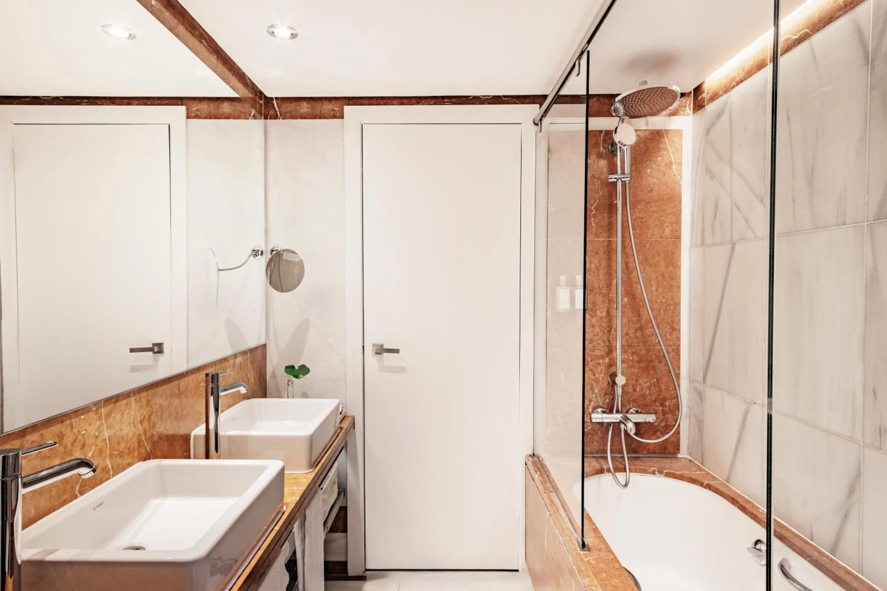 Bathroom in Claris Hotel & Spa GL, a Small Luxury Hotel of the World