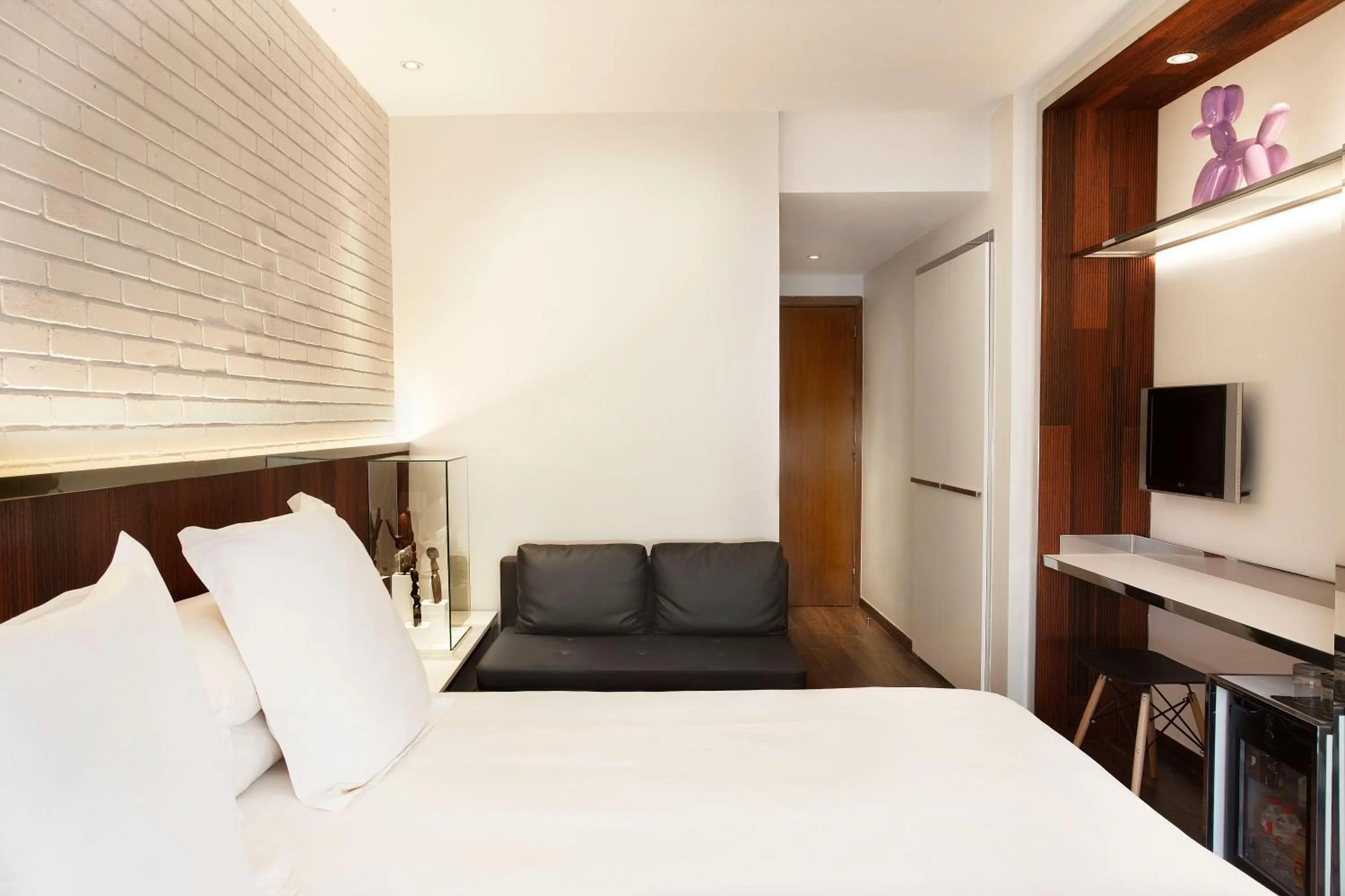 Photo of the whole room, Bed in Hotel Balmes, a member of Preferred Hotels & Resorts