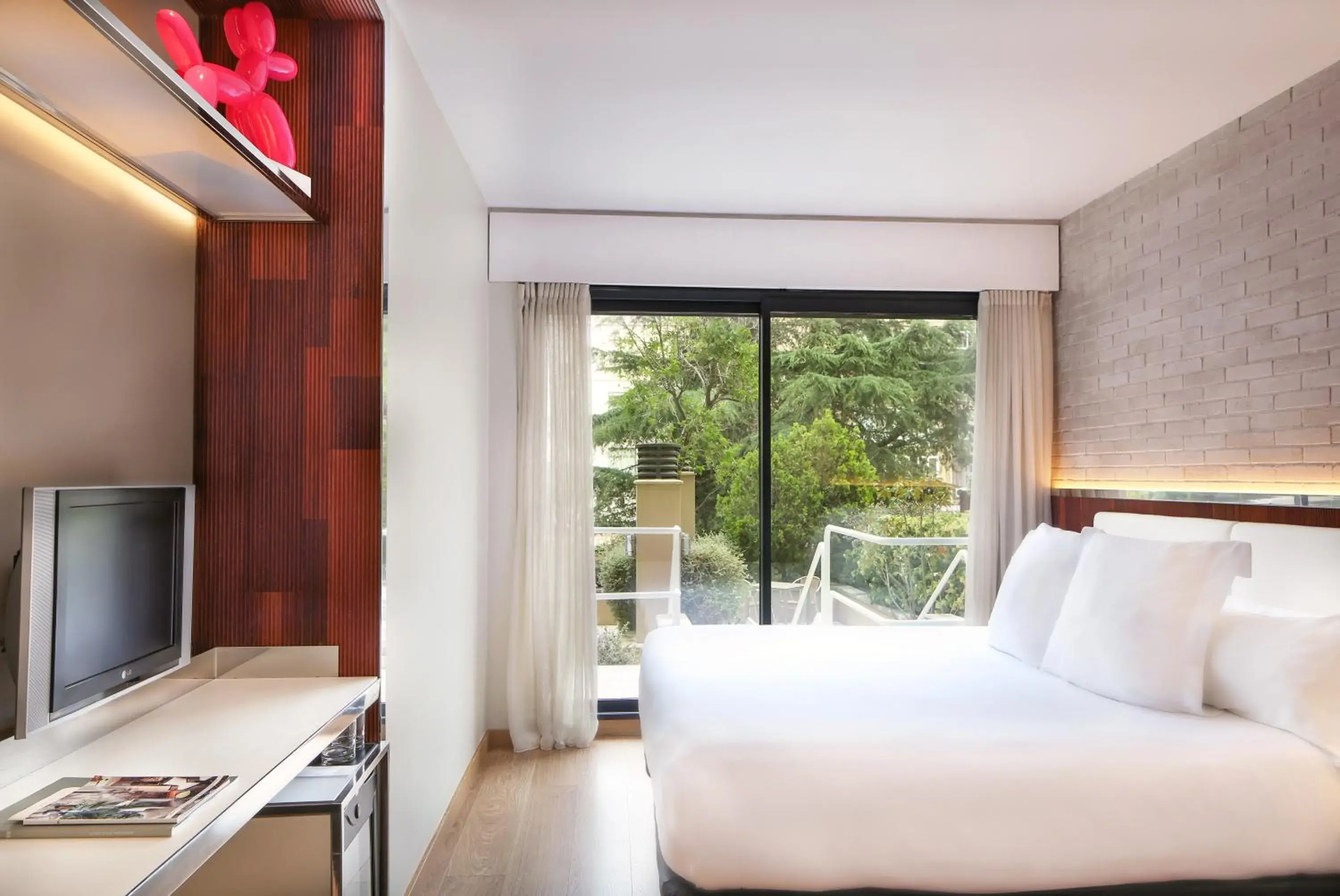 Deluxe Double or Twin Room with private terrace in Hotel Balmes, a member of Preferred Hotels & Resorts Deluxe Double or Twin Room with private terrace in Hotel Balmes, a member of Preferred Hotels & Resorts