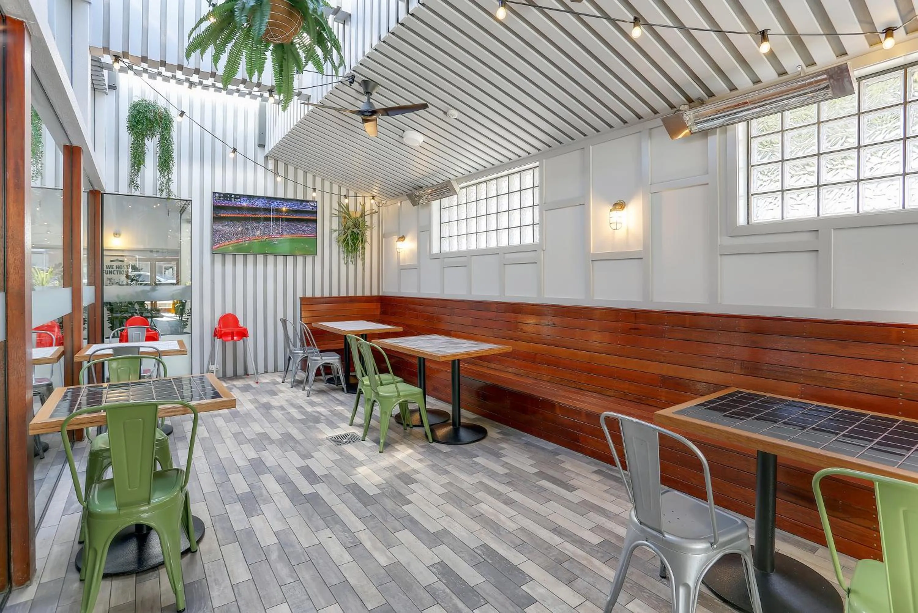 Restaurant/places to eat in Penshurst Hotel