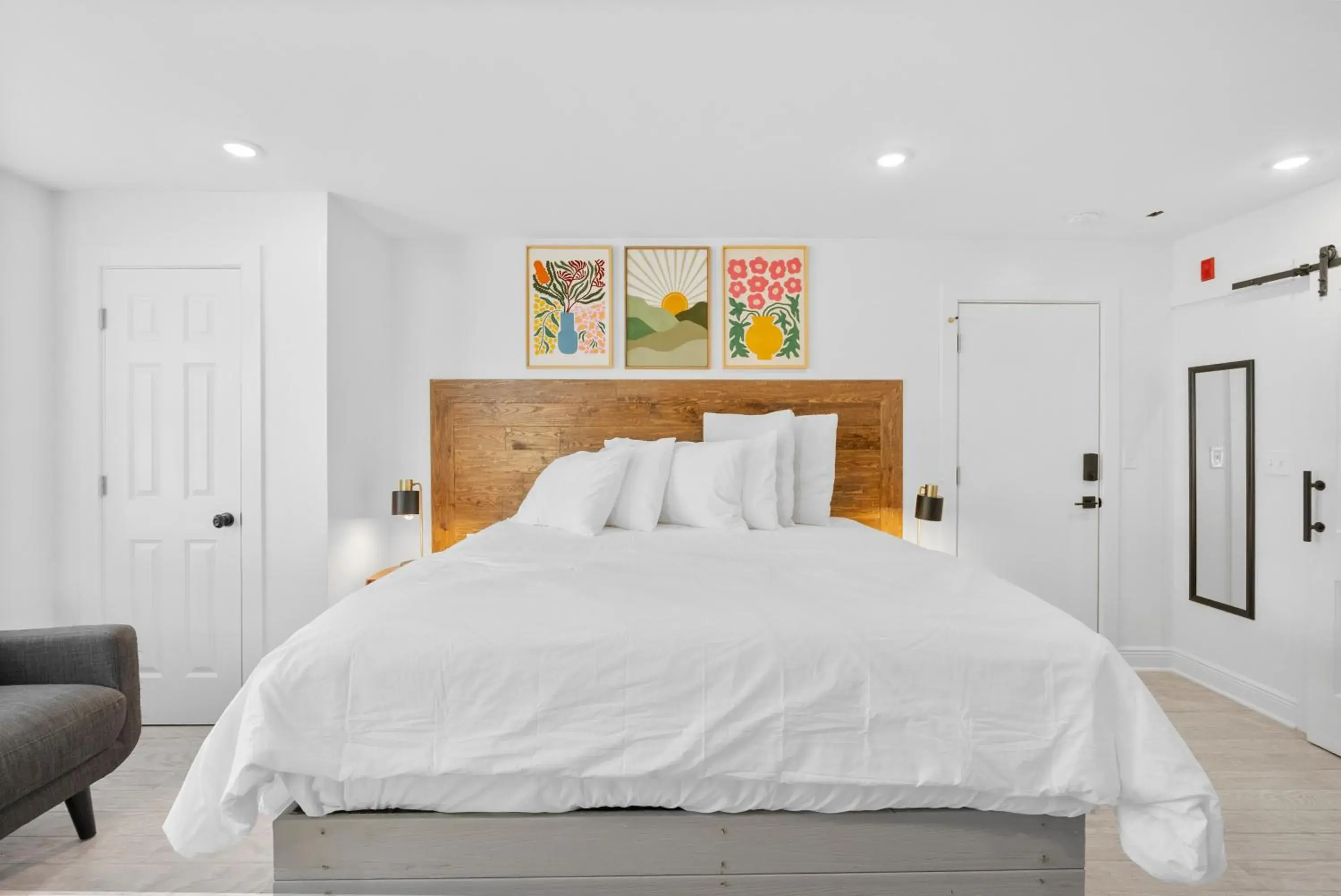 Deluxe King Suite in Urban Oasis Ed Sheeran Vibes 15 Mins Away Deluxe King Suite in Urban Oasis Ed Sheeran Vibes 15 Mins Away