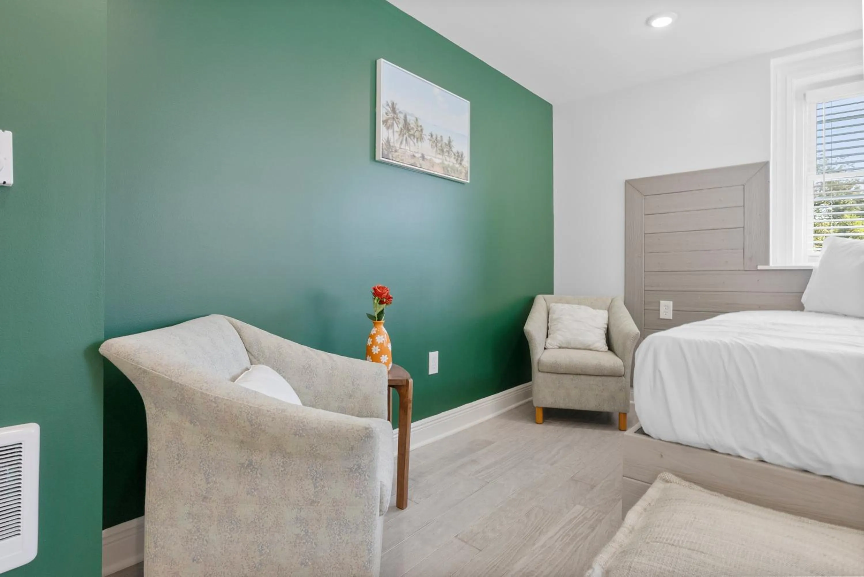 Bedroom, Bed in Urban Oasis Ed Sheeran Vibes 15 Mins Away