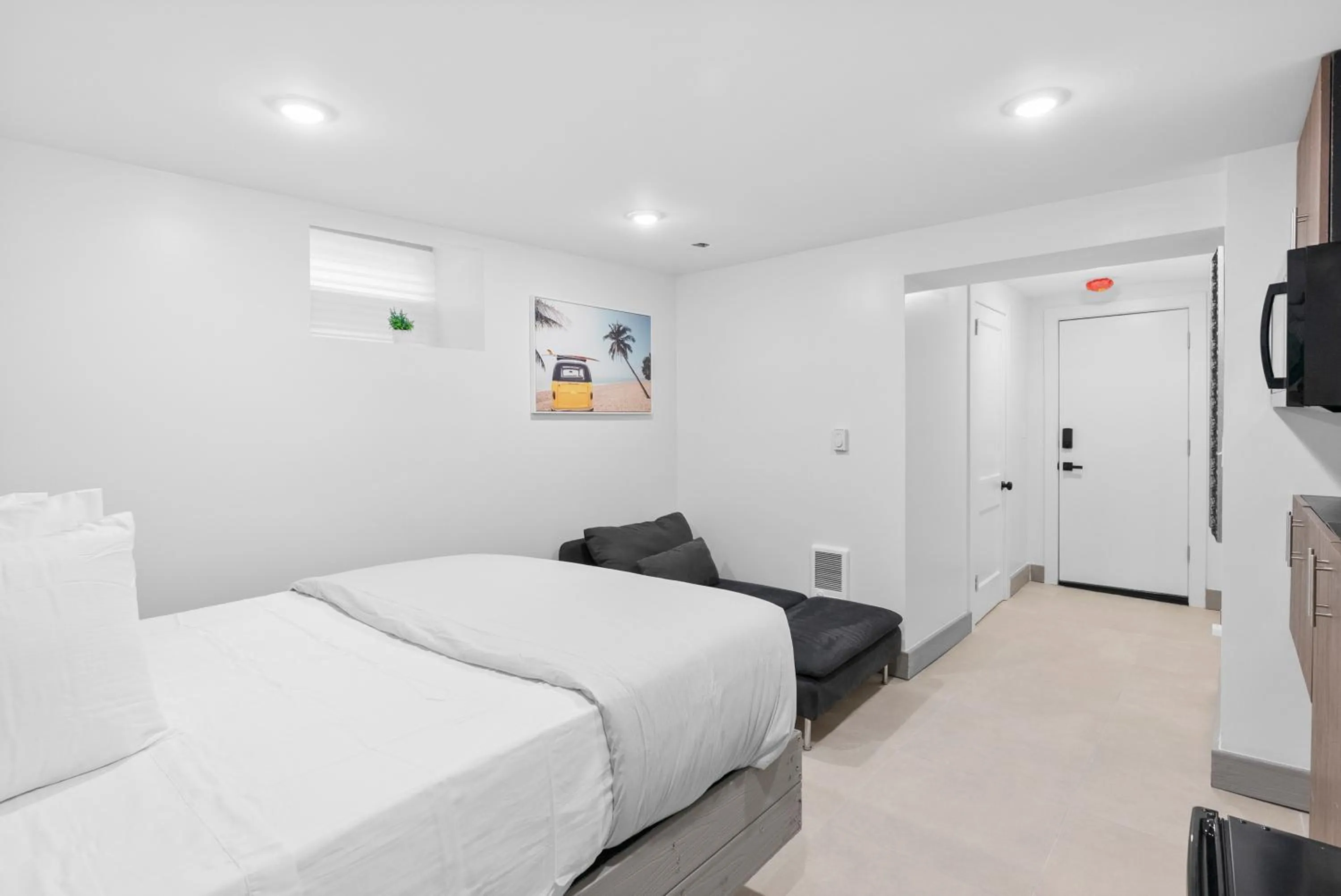 Bed in Urban Oasis Ed Sheeran Vibes 15 Mins Away