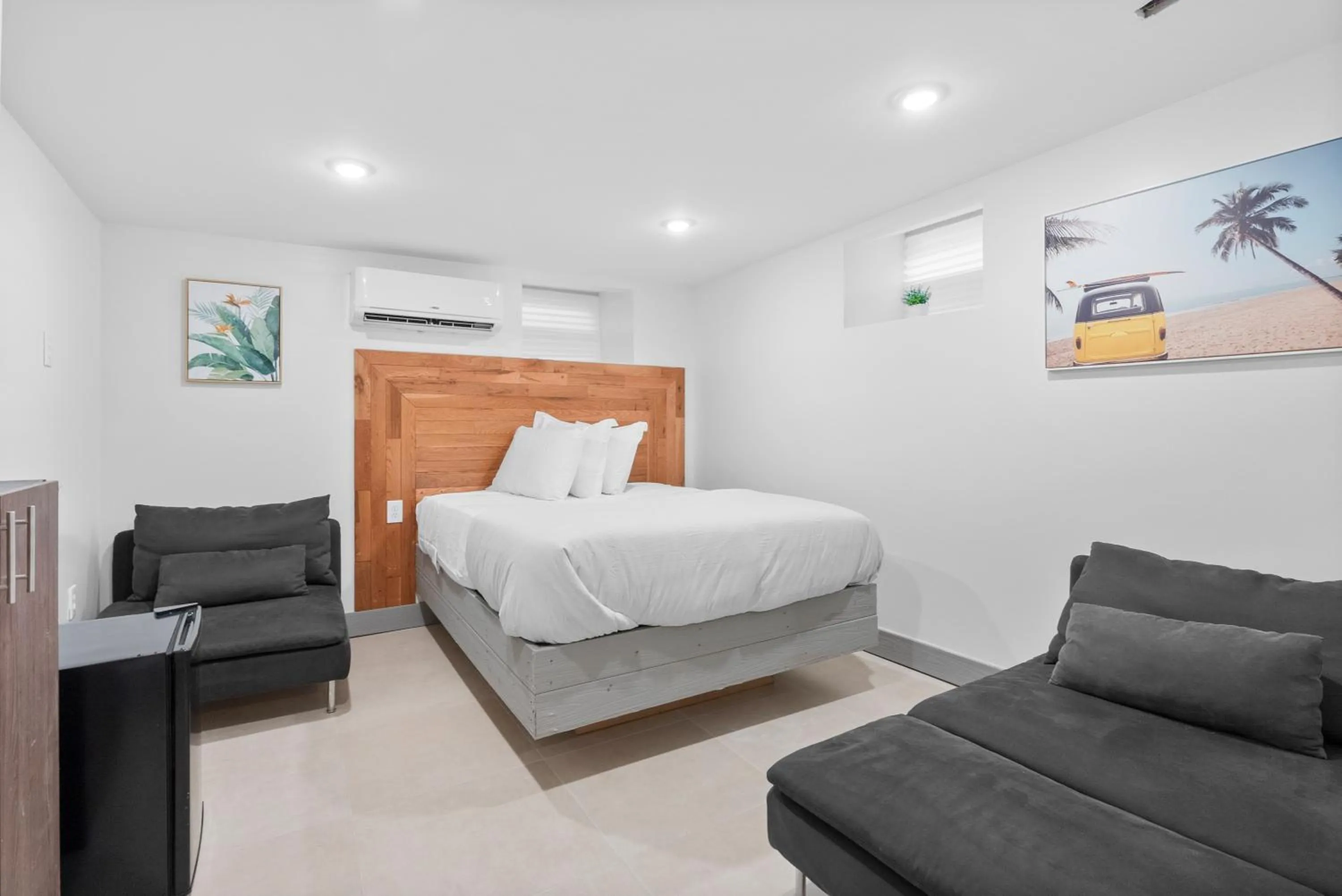 Bedroom, Bed in Urban Oasis Ed Sheeran Vibes 15 Mins Away