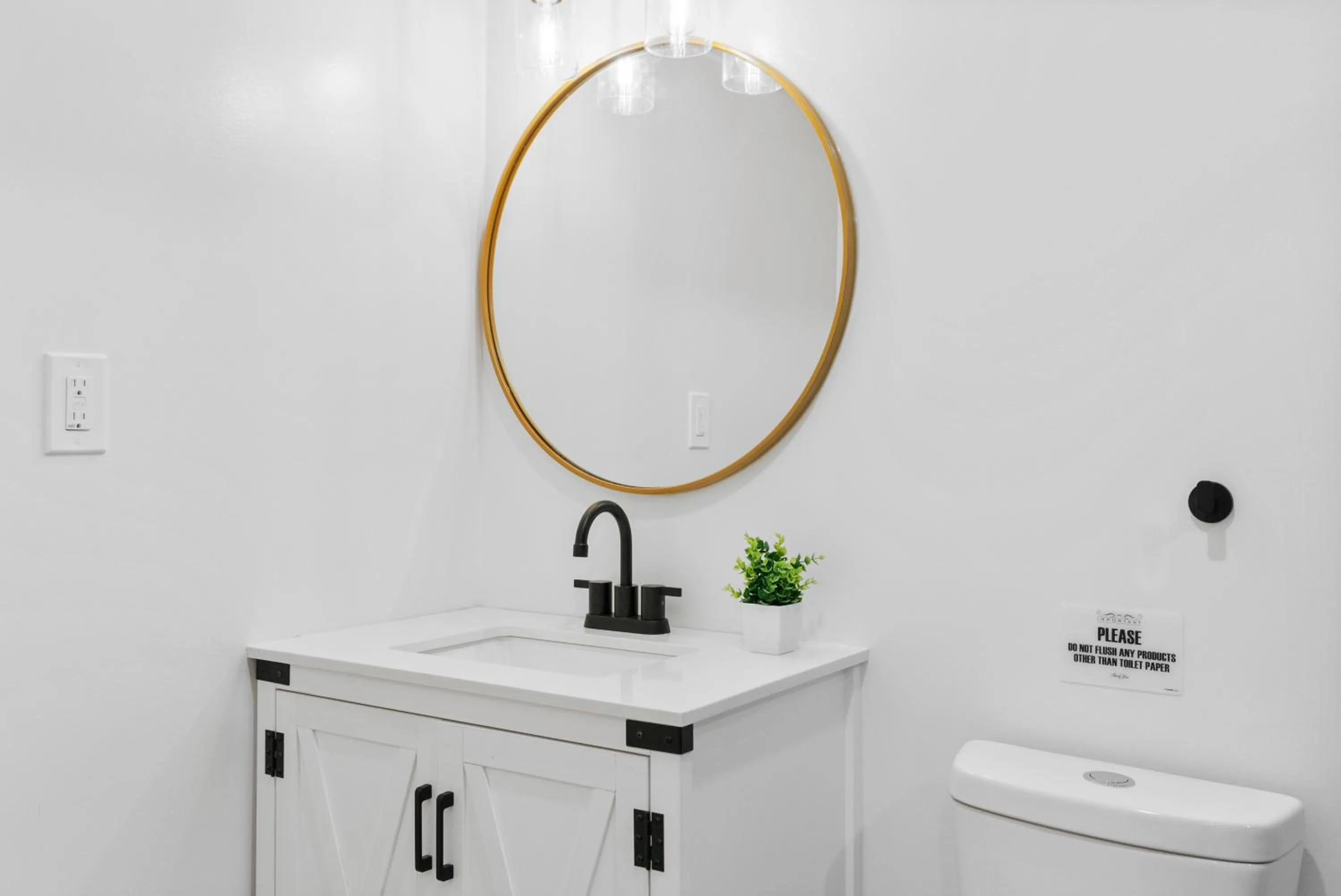 Bathroom in Urban Oasis Ed Sheeran Vibes 15 Mins Away