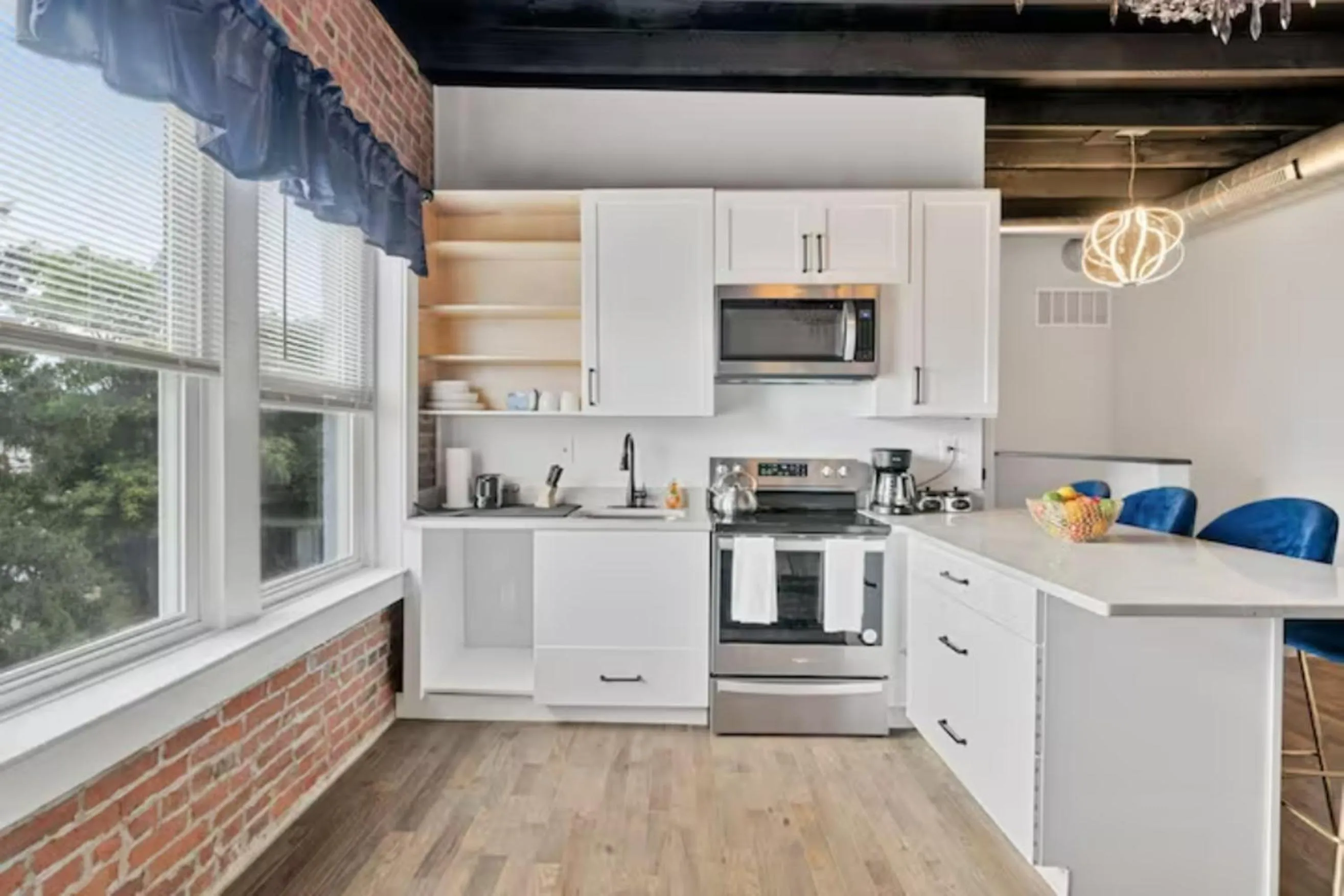 Kitchen or kitchenette in Urban Oasis Ed Sheeran Vibes 15 Mins Away