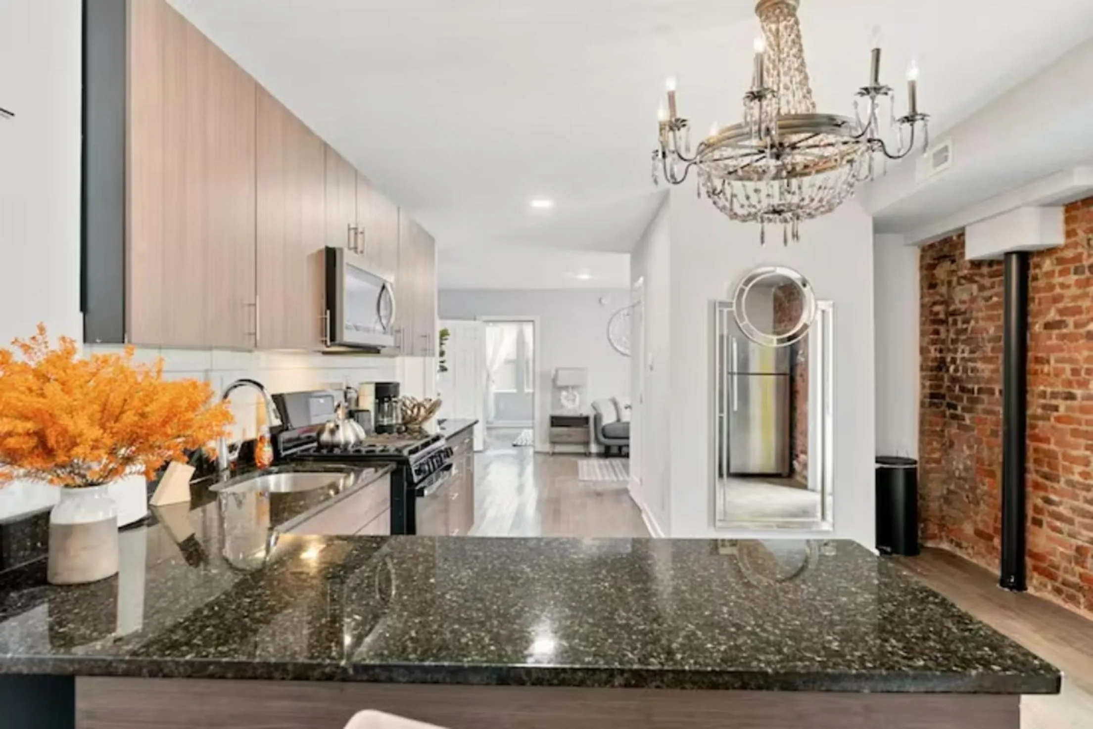 Kitchen or kitchenette in Urban Oasis Ed Sheeran Vibes 15 Mins Away