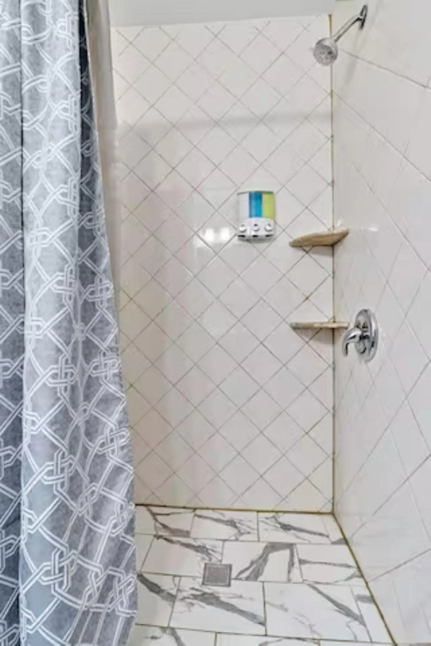 Shower in Urban Oasis Ed Sheeran Vibes 15 Mins Away