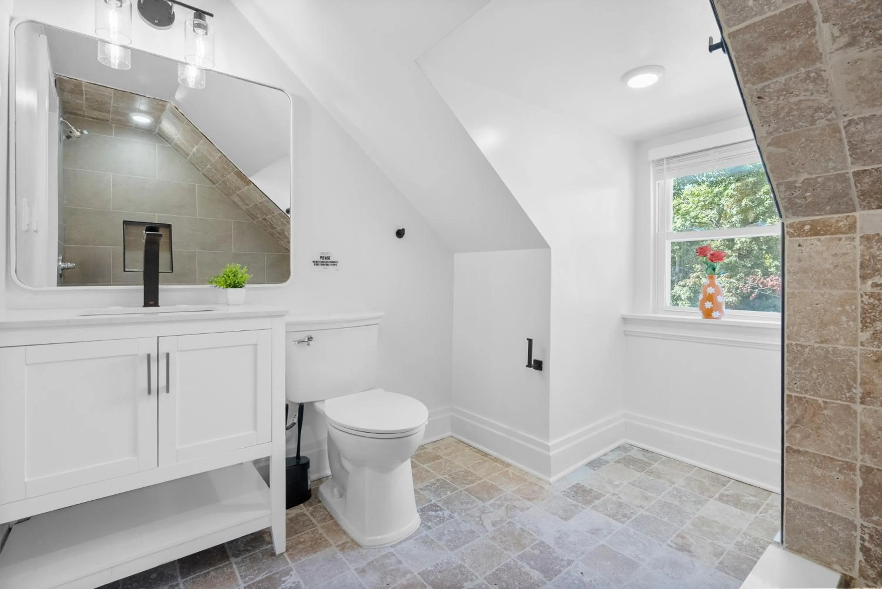 Shower in Urban Oasis Ed Sheeran Vibes 15 Mins Away