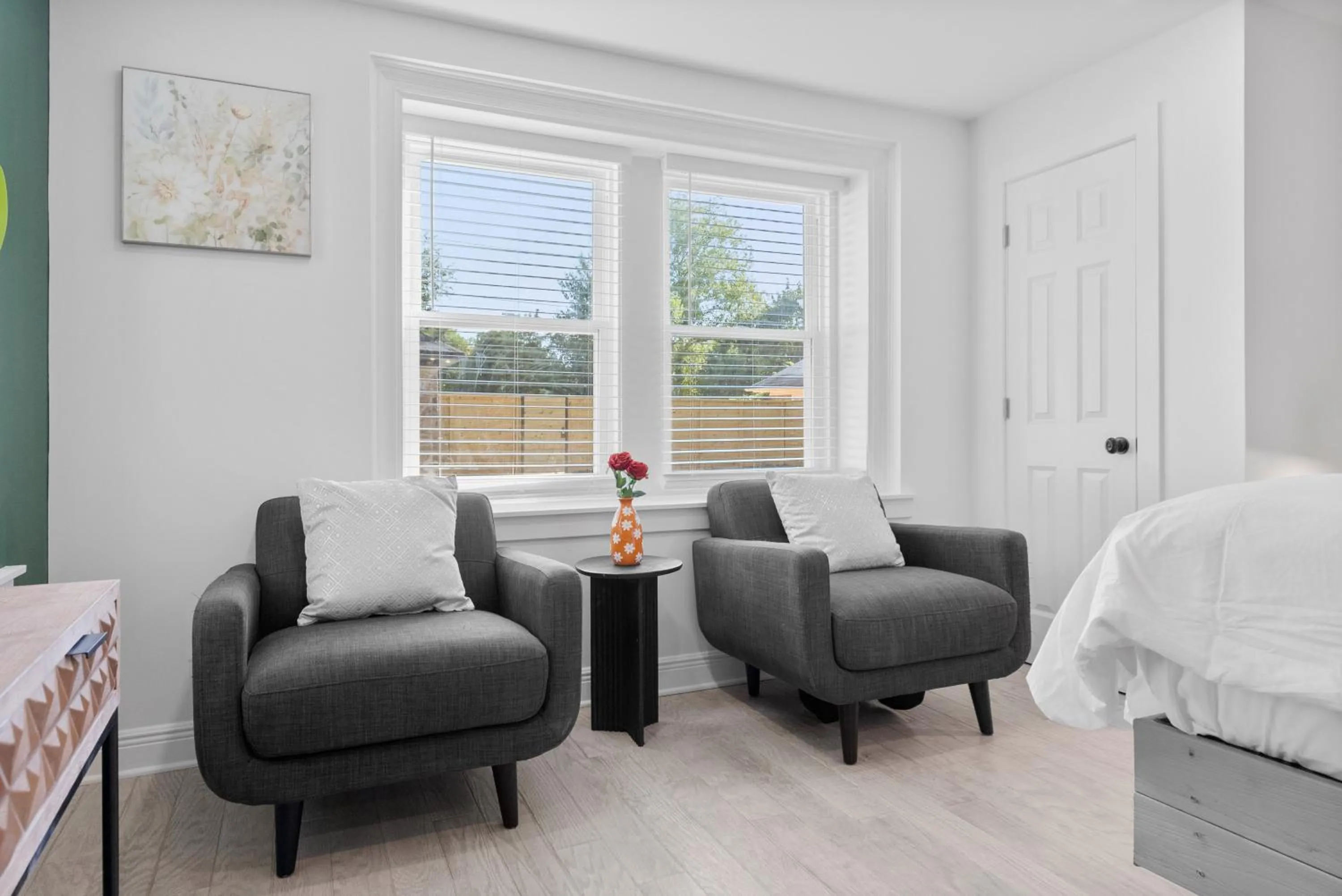 Bedroom, Bed in Urban Oasis Ed Sheeran Vibes 15 Mins Away