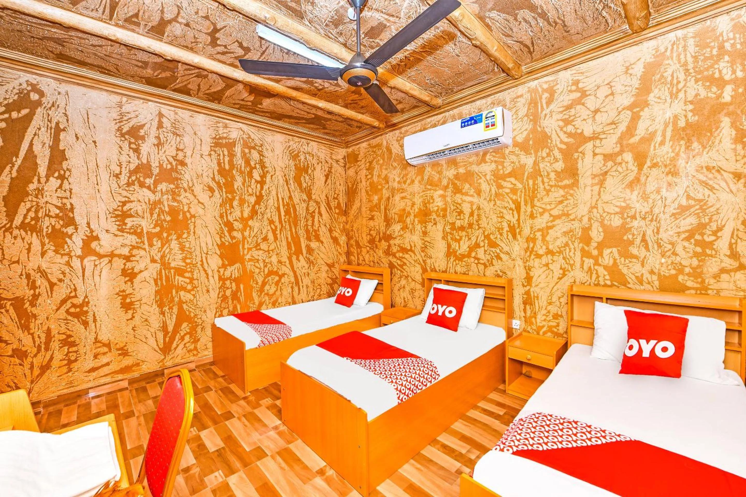 Bedroom, Bed in OYO 138 Gulf Sand Motel