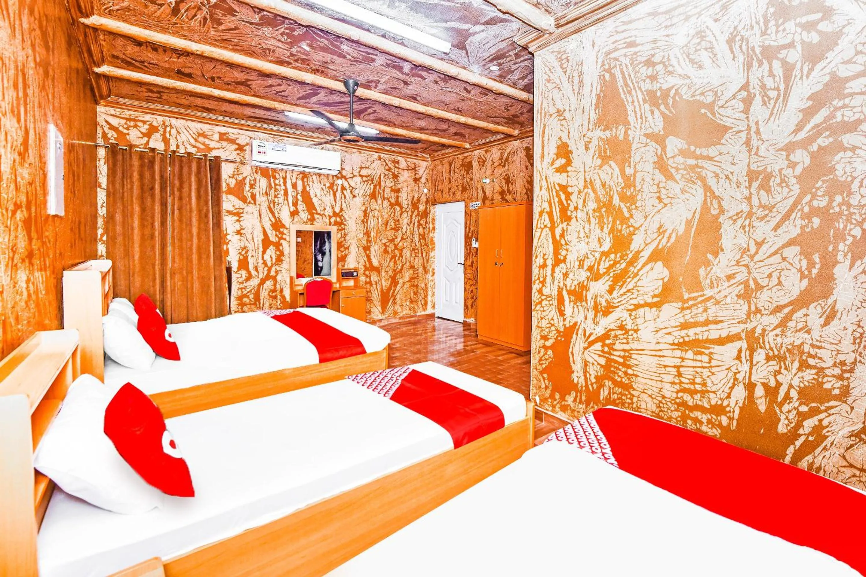 Bedroom, Bed in OYO 138 Gulf Sand Motel