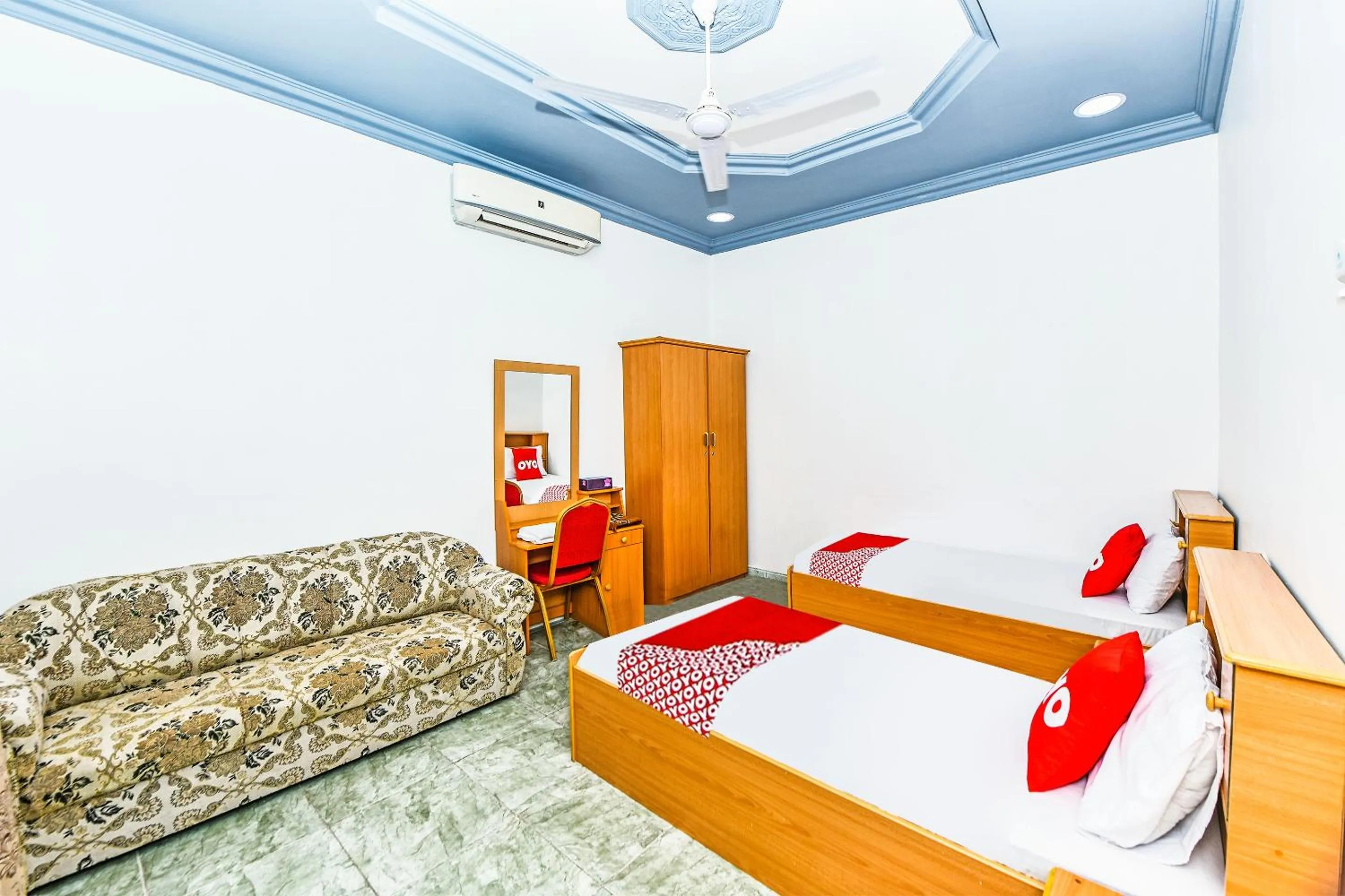 Bedroom, Bed in OYO 138 Gulf Sand Motel