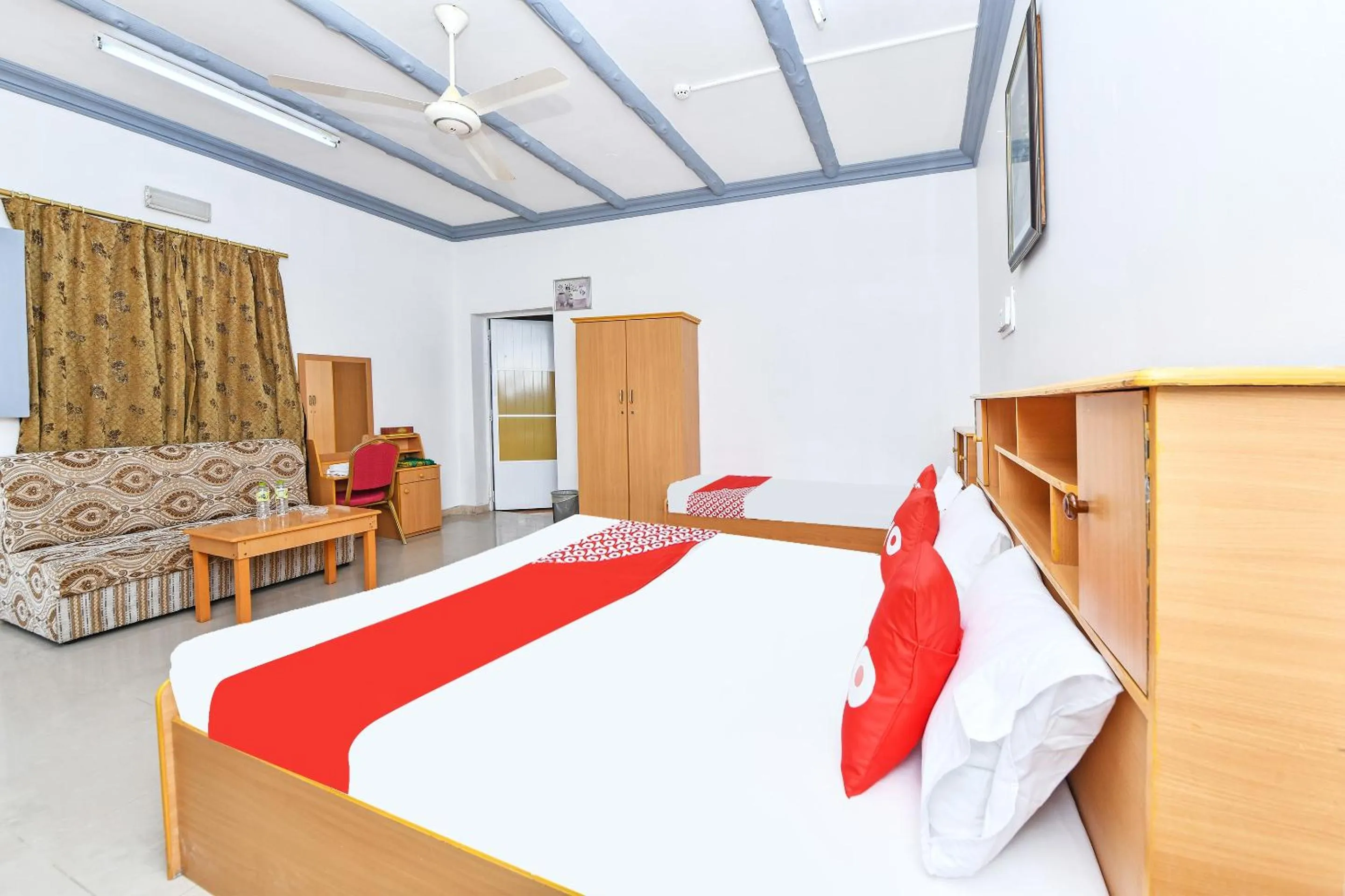 Bedroom, Bed in OYO 138 Gulf Sand Motel