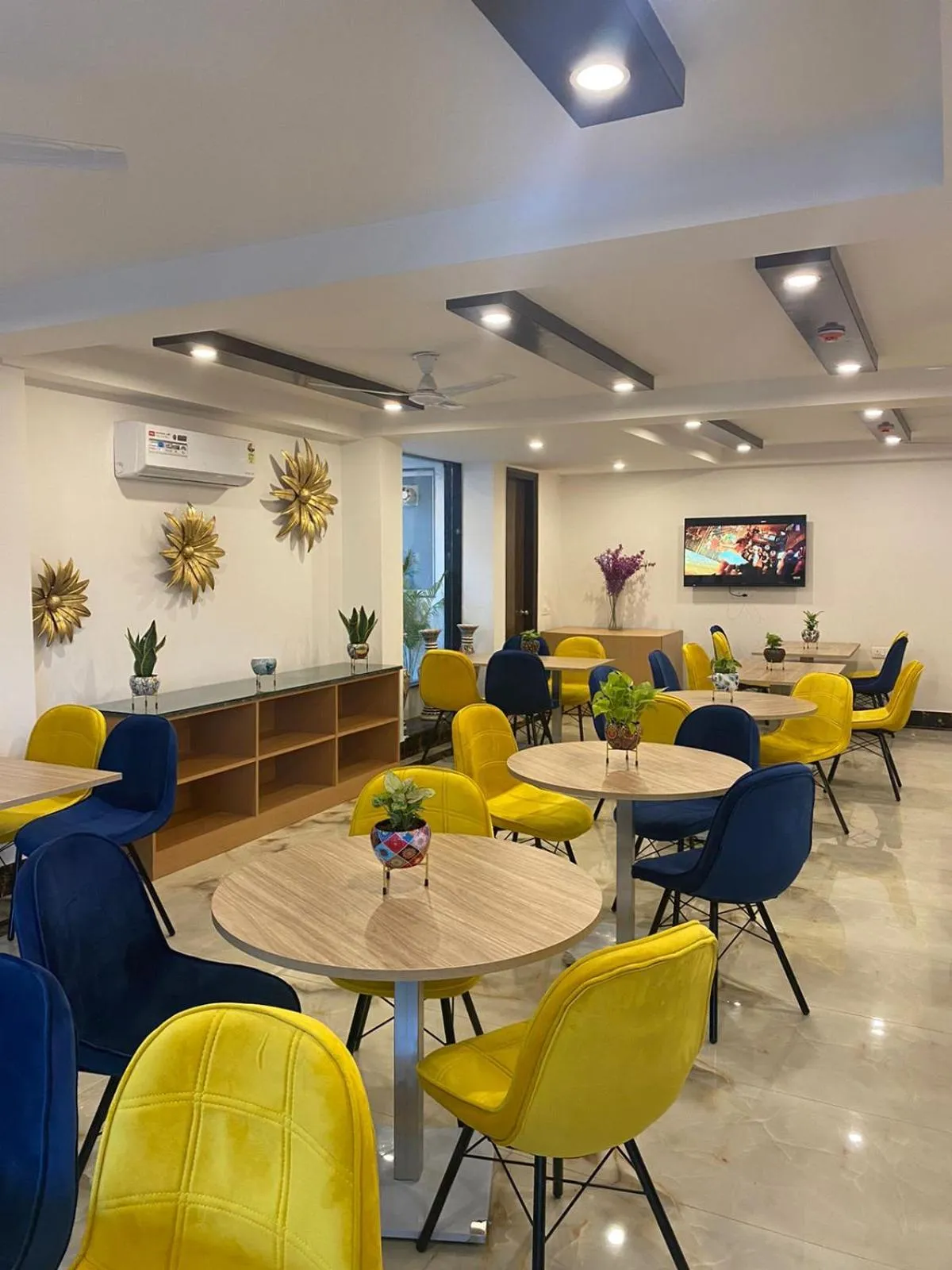 Breakfast in Posh Residency Artemis Hospital Road Gurgaon