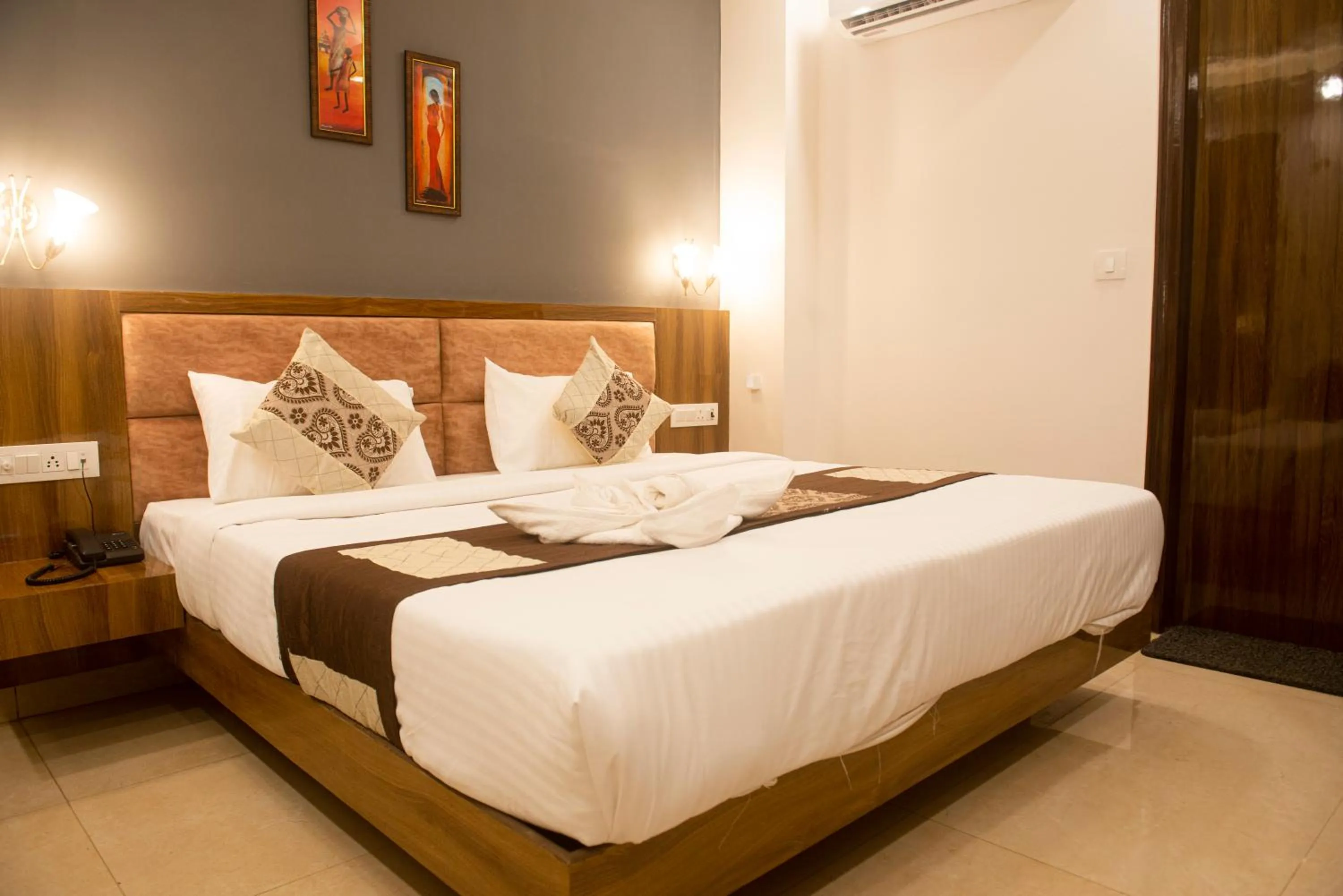 Bed in Posh Residency Artemis Hospital Road Gurgaon